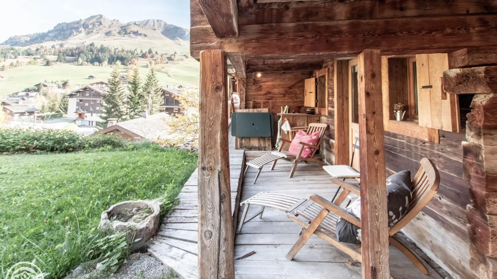 Espace de détente devant le sauna