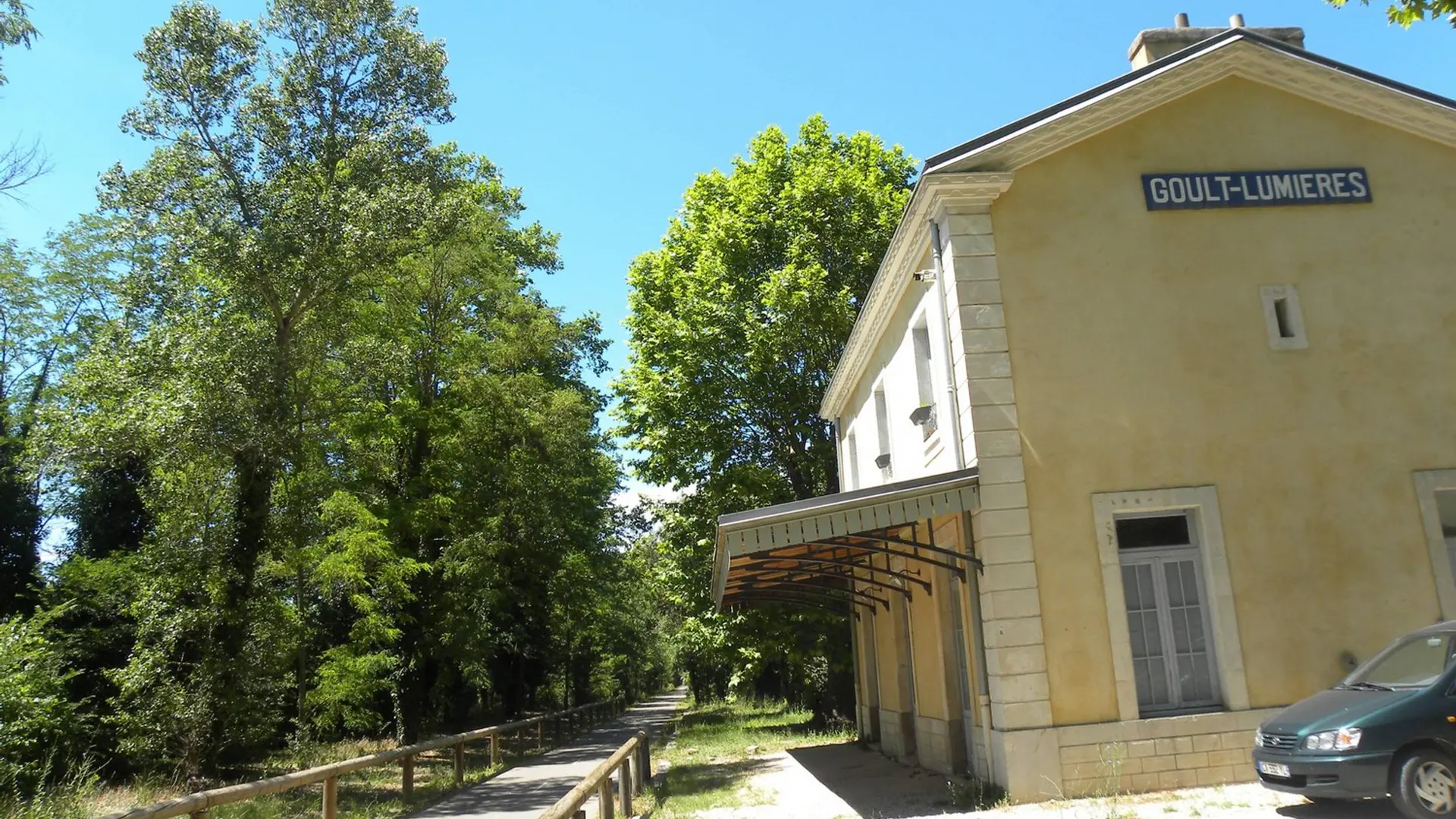 Ancienne gare de Goult-Lumières