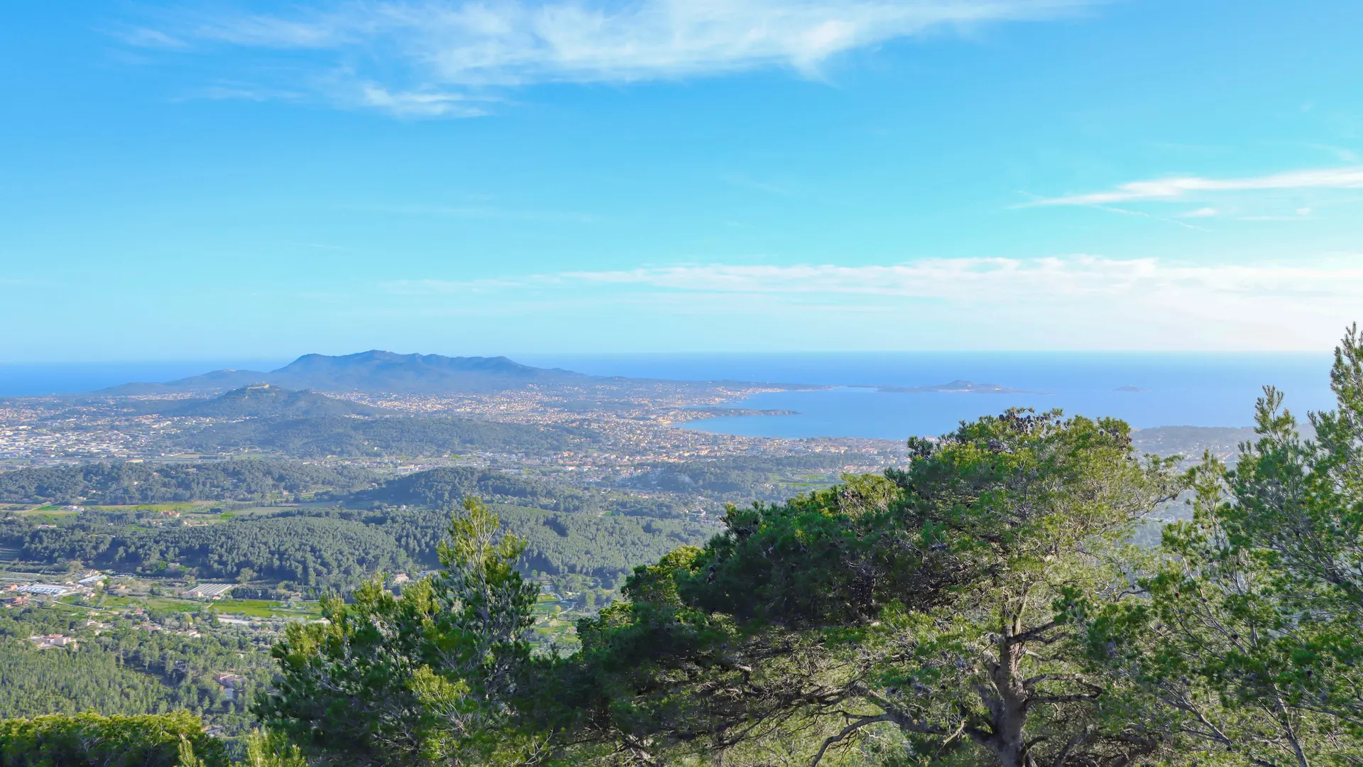 Randonnée sur le sentier du Belvédère dans le Massif du Gros Cerveau_Sanary-sur-Mer