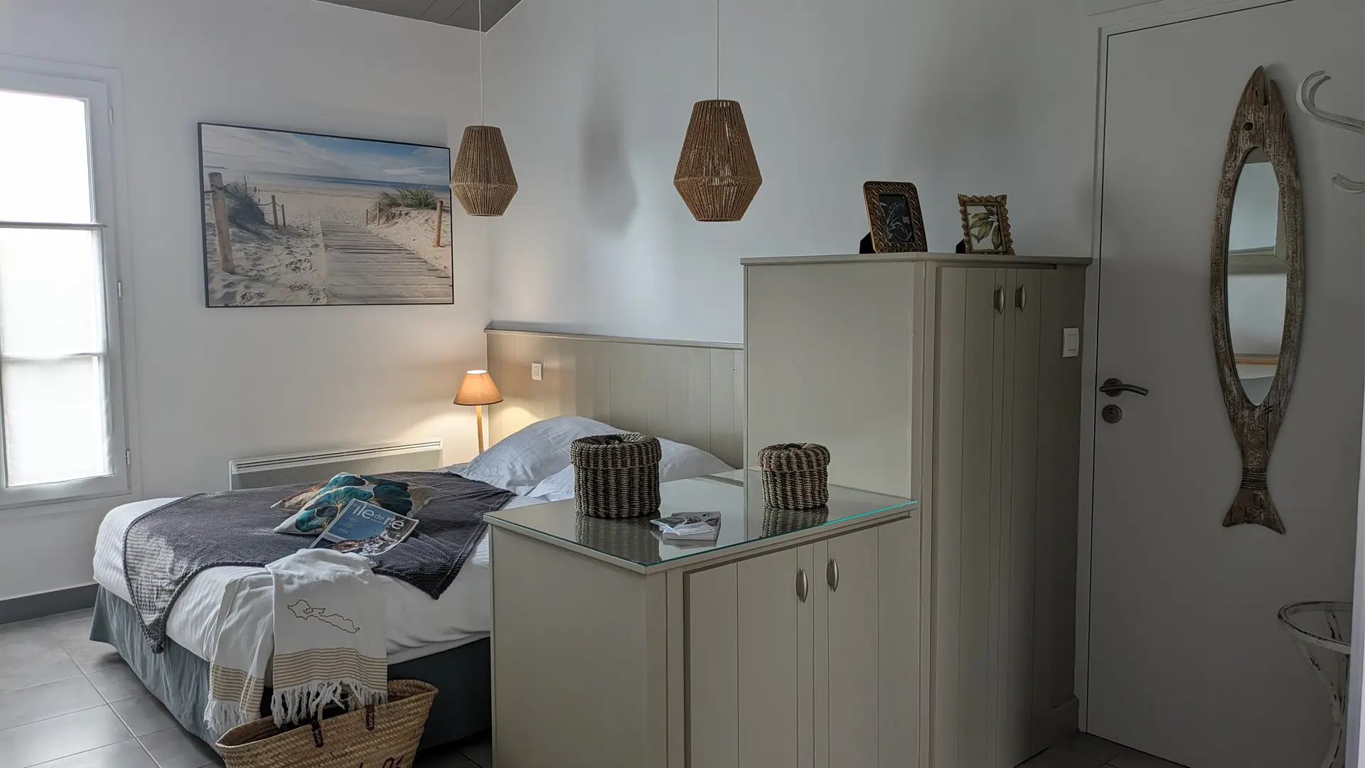 Habitación grande con patio