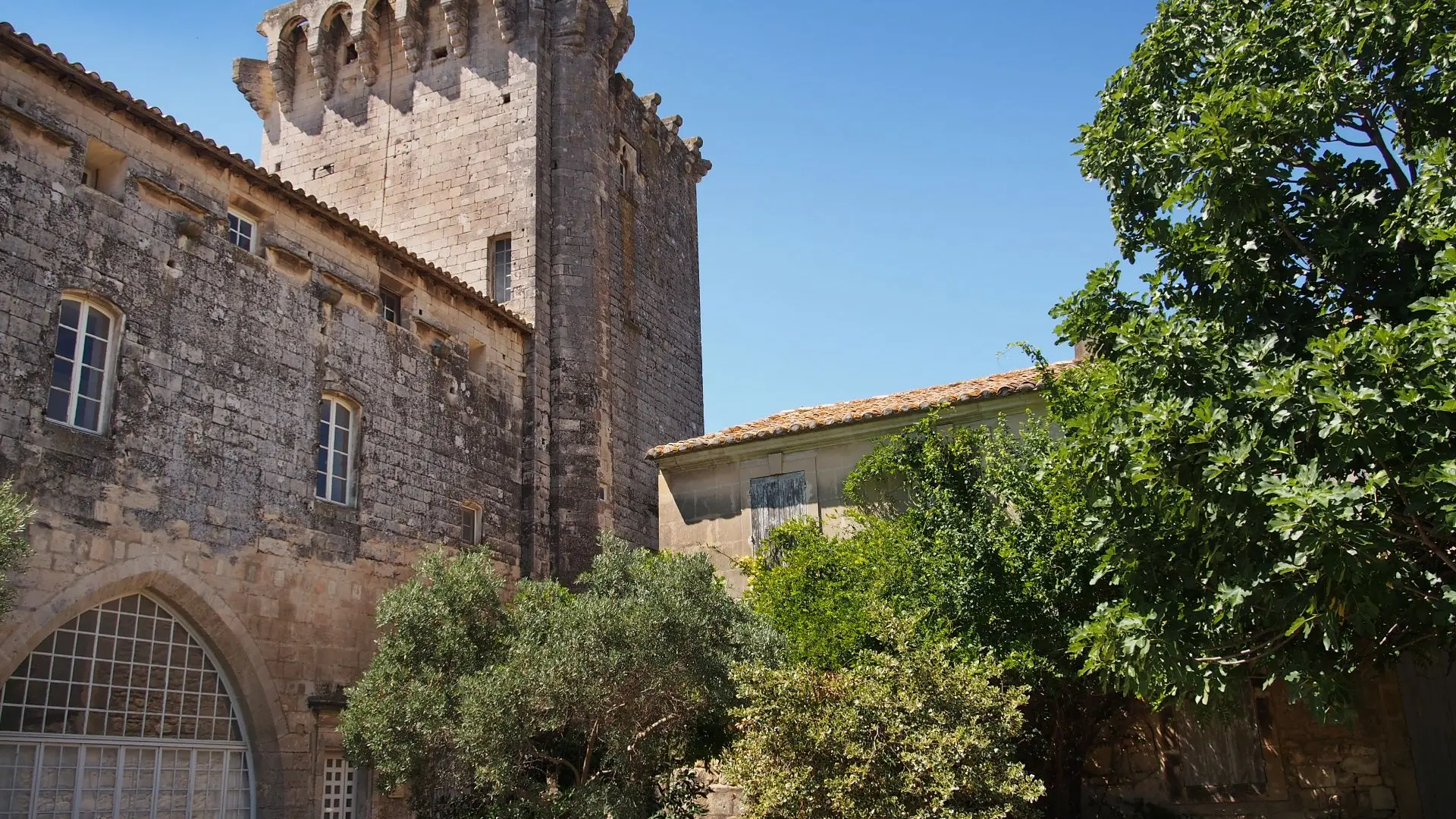 Tour des Abbés Fontvieille