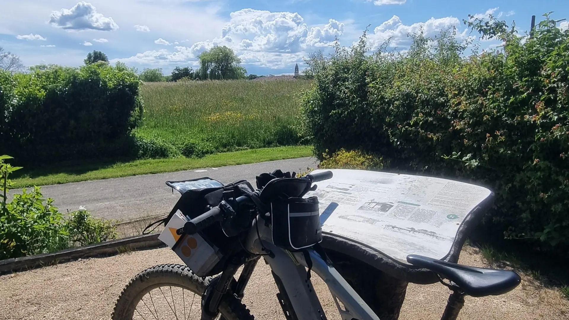 Circuit VTT-VTC n°26 (noir)_Tour de St Didier d'Aussiat