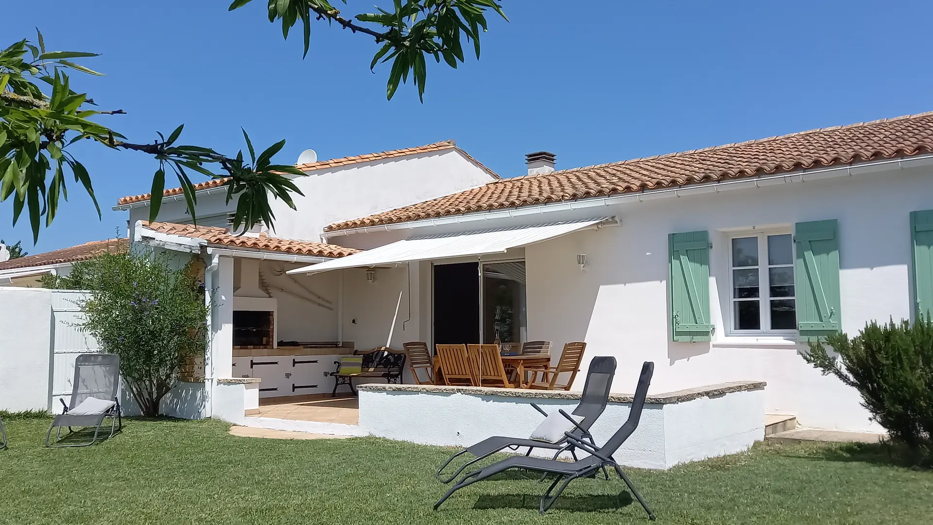 Clos Lavaud - maison vue d'ensemble