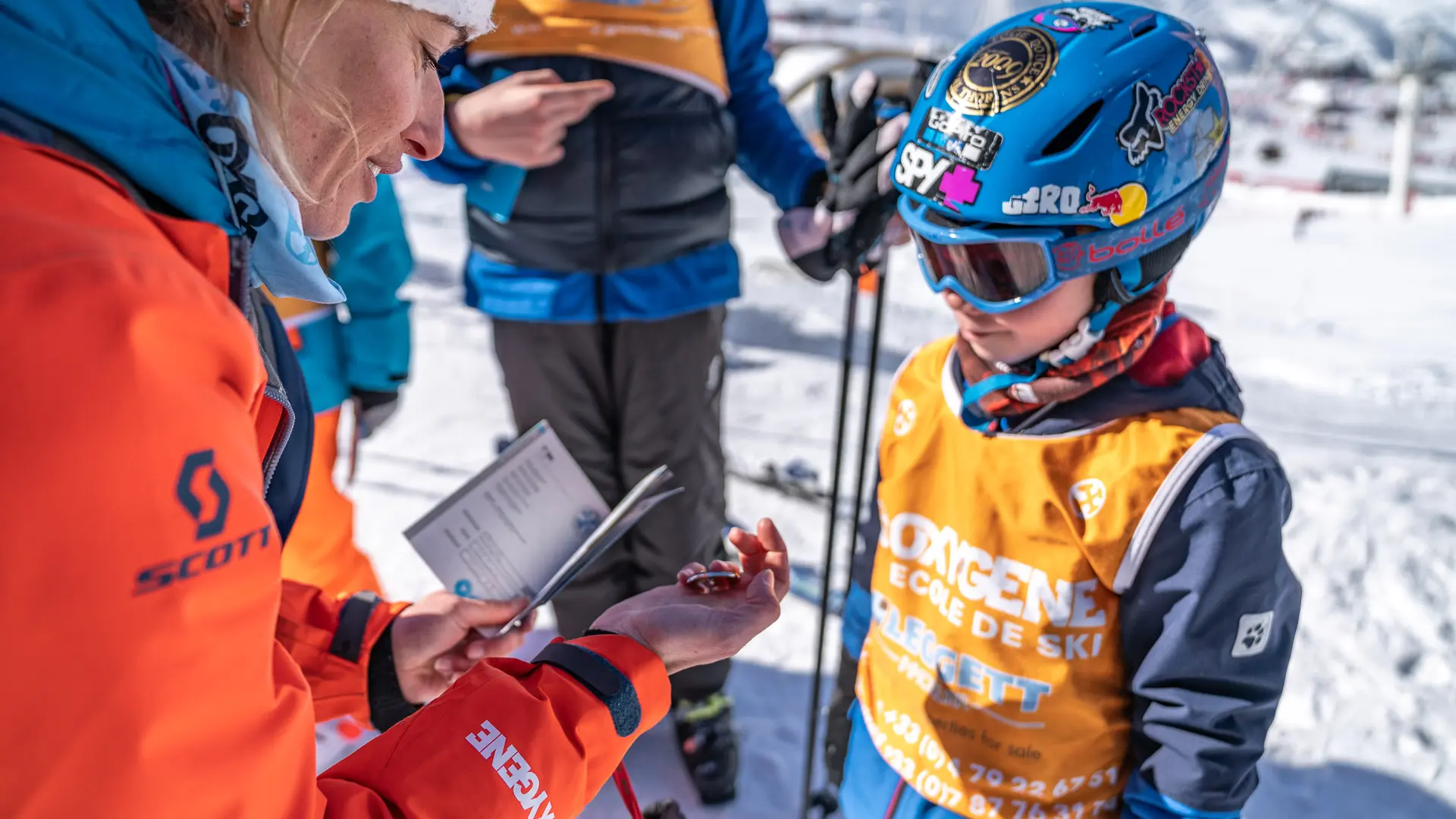 Remise de médaille enfant - École Oxygène Val d'Isère