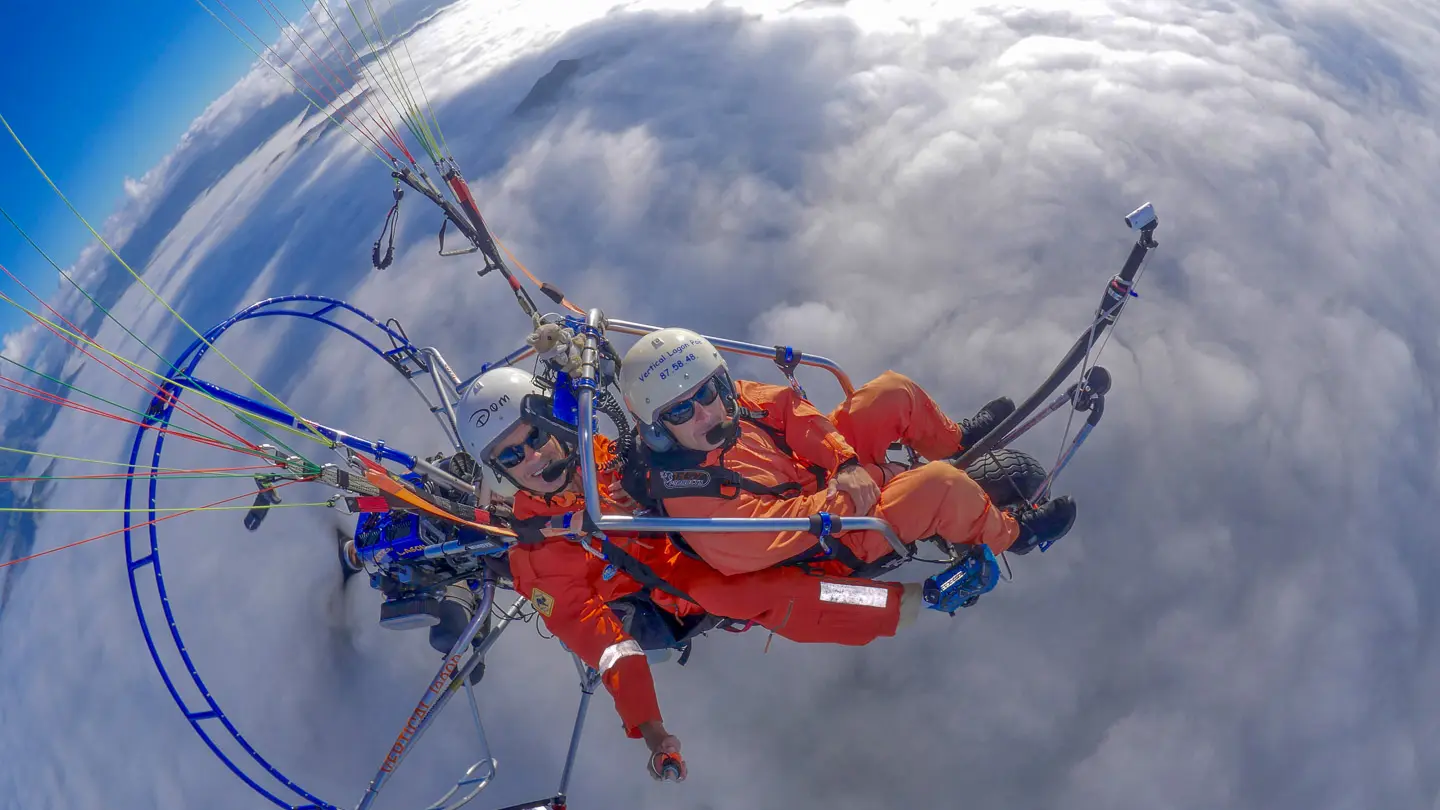 Paramoteur dans les airs