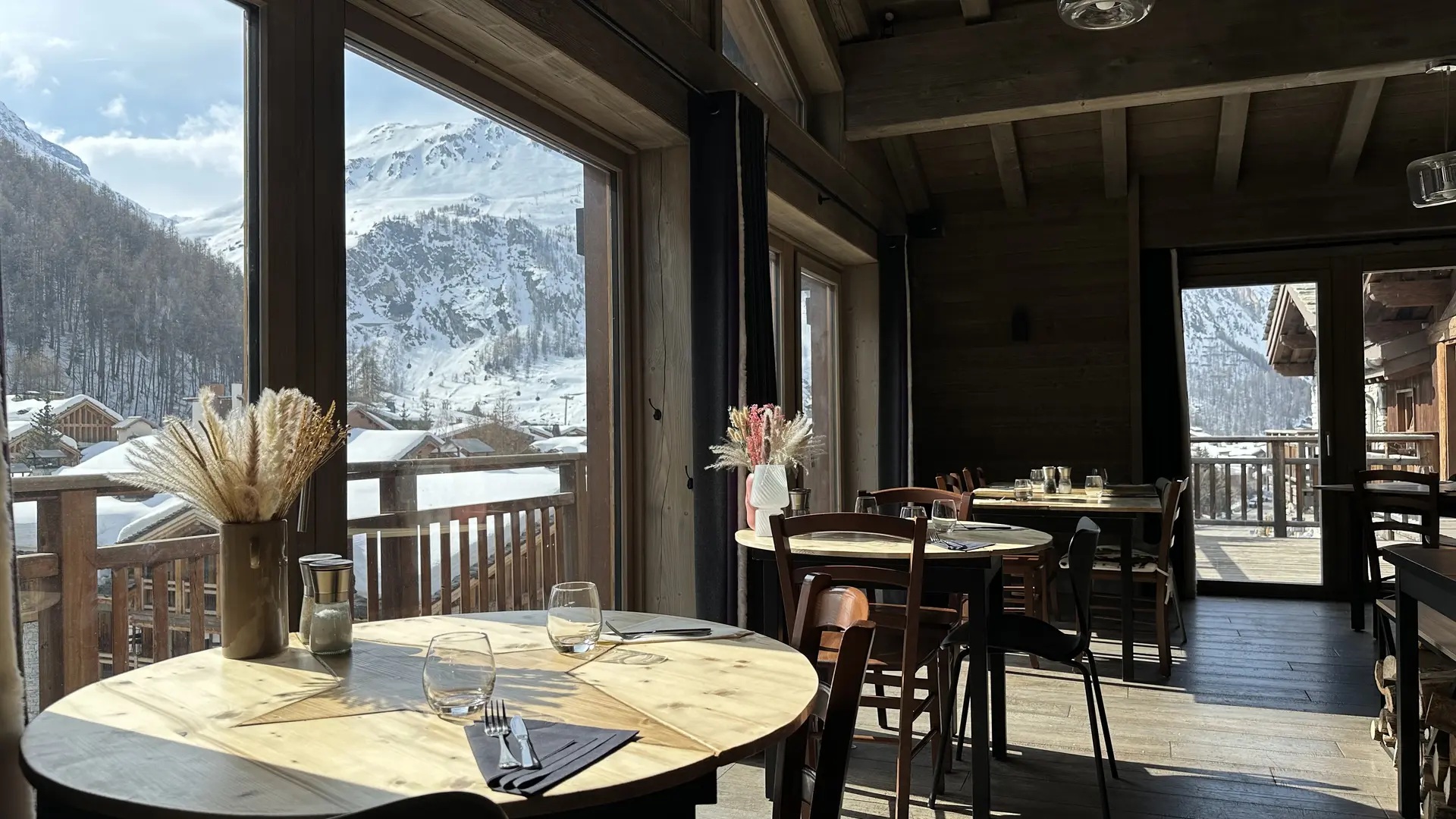 Les Toits de Val d'Isère restaurant - Victoria Lodge, Friendly Hotel Val d'Isère