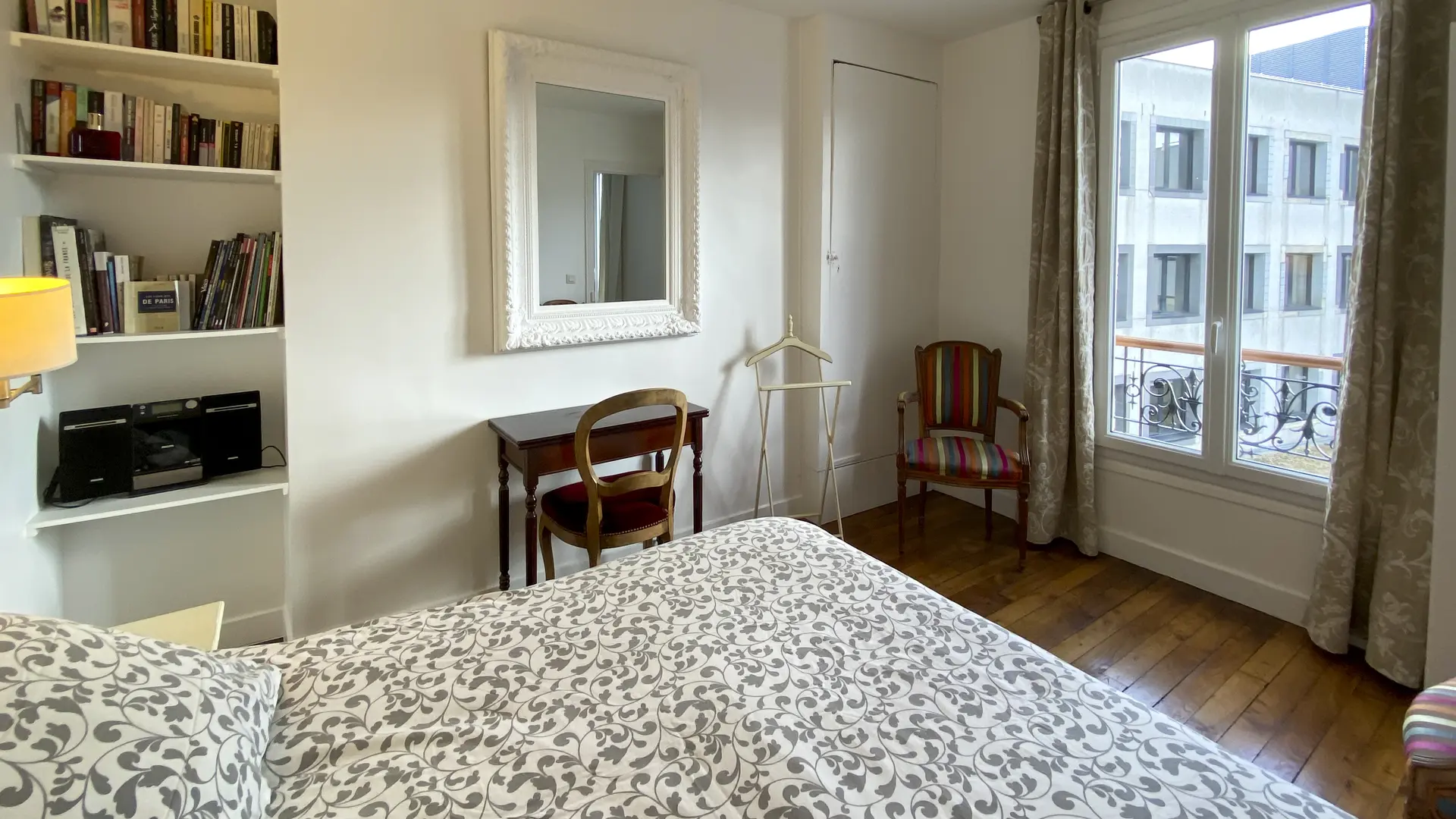 Chambre d'hôte Le Cosi à Saint-Ouen sur Seine - chambre