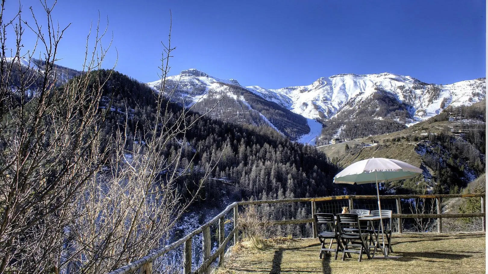 Gîte L'Oustal n°2-Jardin Terrasse-Auron-Gîtes de France Alpes-Maritimes