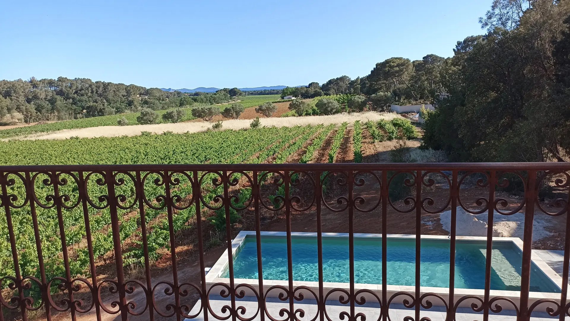 Chambres d'hôtes La Bastide Sous les Pins avec piscine à La Londe les Maures