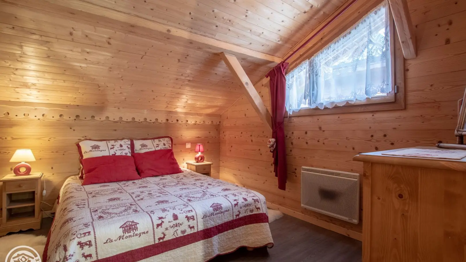 Au 2ème niveau chambre avec 1 lit 140.