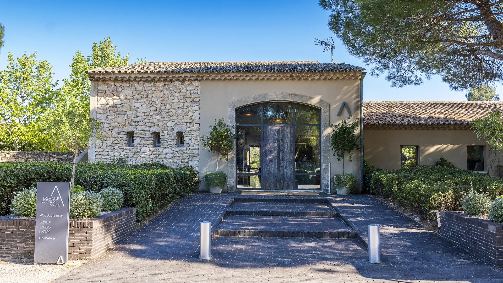 Domaine La Pierre Blanche_Eygalières_reception