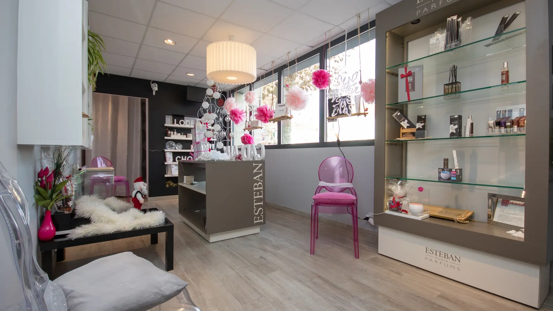 Salon Mademoiselle Intérieur Soins