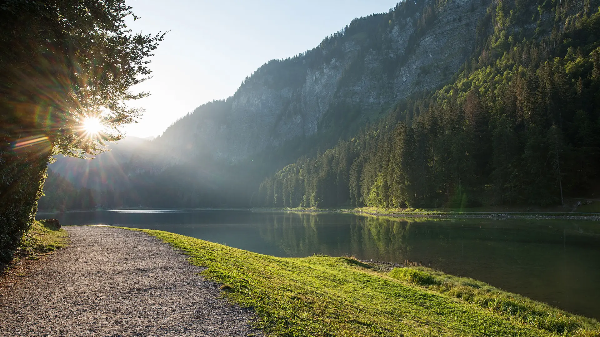 Lever de soleil au Lac de Montriond