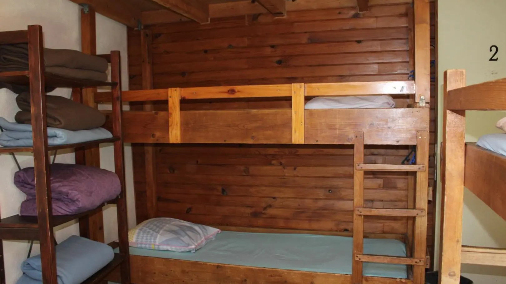Gîte d'Etape/Groupe La Rouguière - Chambre n°2 - Saint-Martin-Vésubie - Gîtes de France Alpes-Maritimes