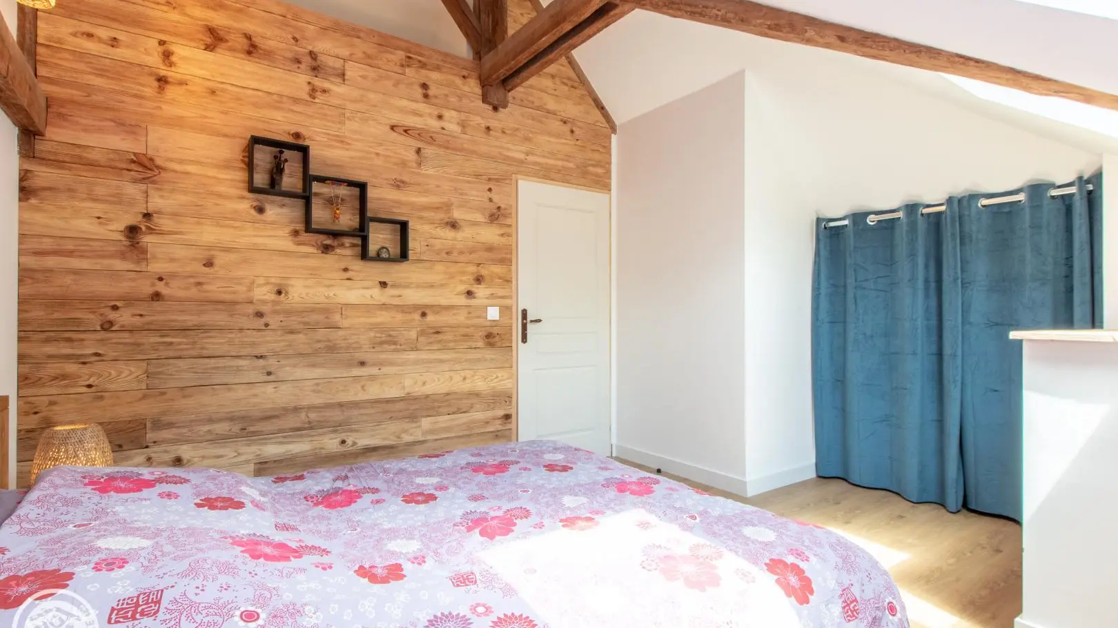Chambre 2 (avec lit double et lit simple)
