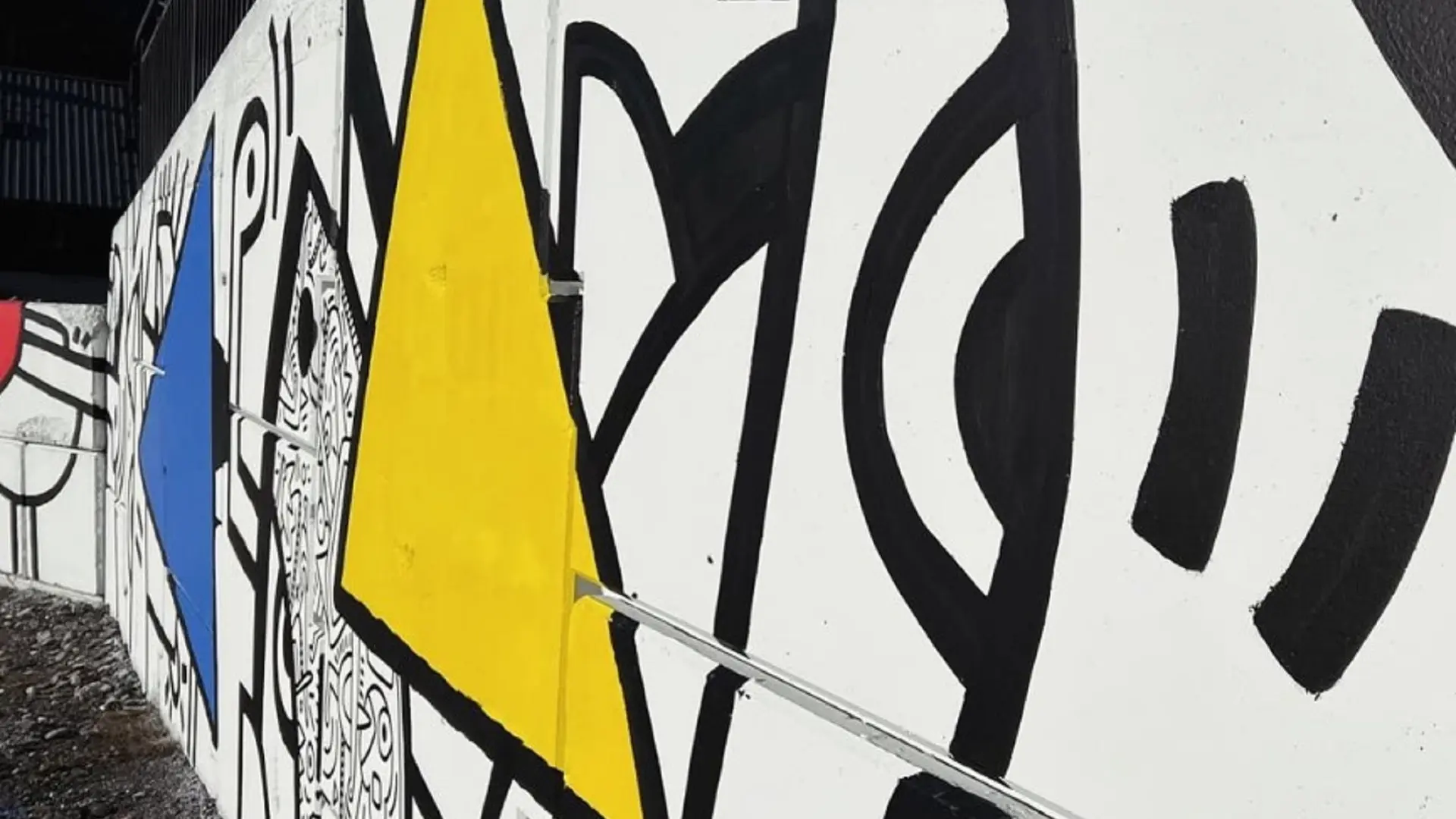 Fresque de Maddam Art à Flumet