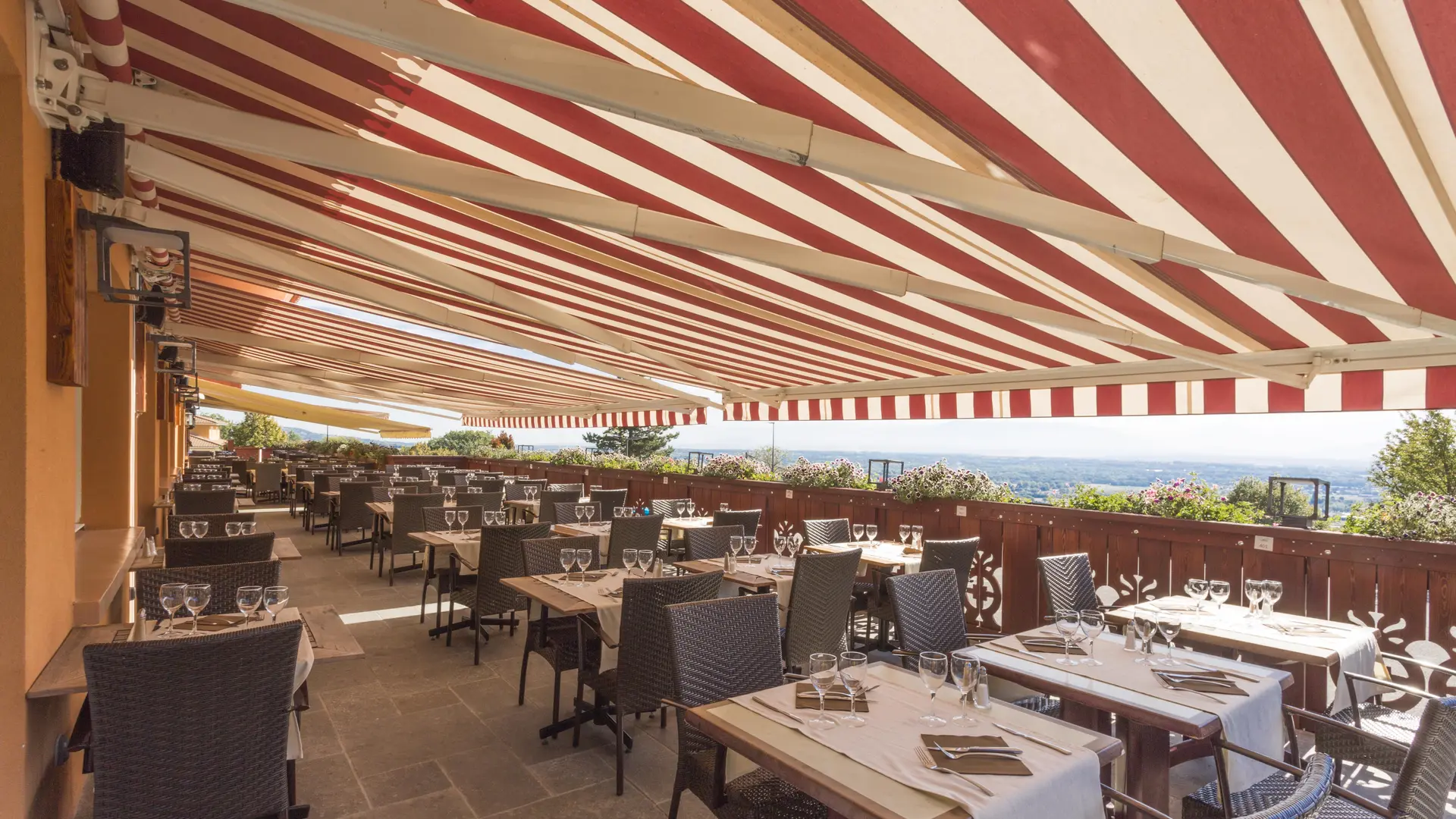 Terrasse du restaurant Bois Joly