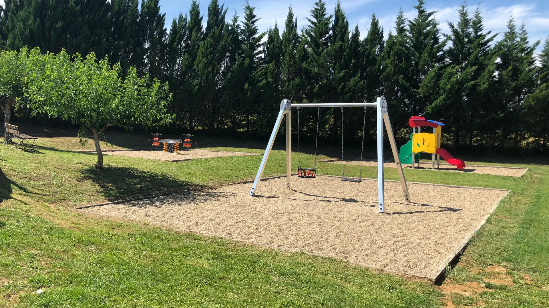 aire de jeux de Roquecor