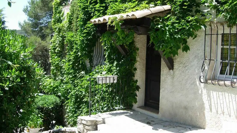 Gîtes des Campons-Entrée du gîte-La Colle sur Loup-Gîtes de France Alpes-Maritimes.