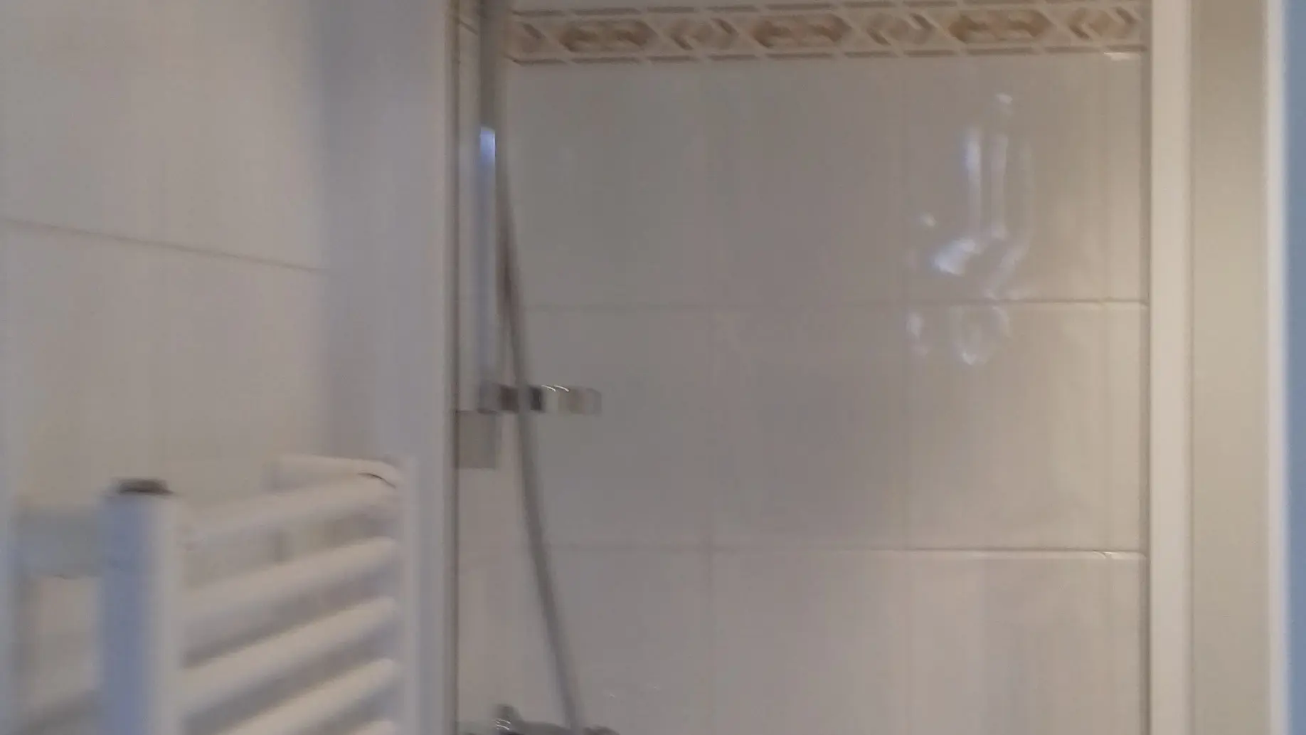 Douche et sèche serviette