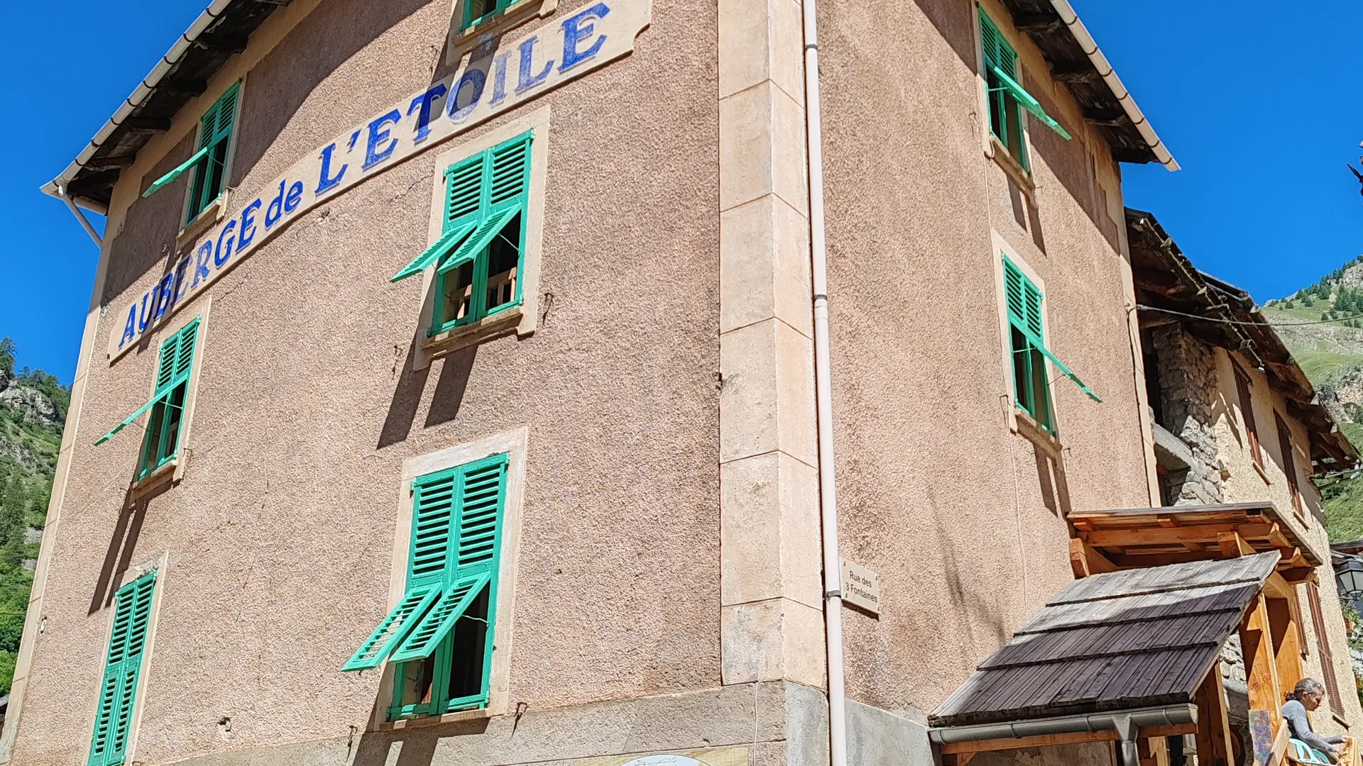 Une maison d'hôtes familiale et authentique à Saint Dalmas le Selvage proche d'Auron et de la route de la Bonette