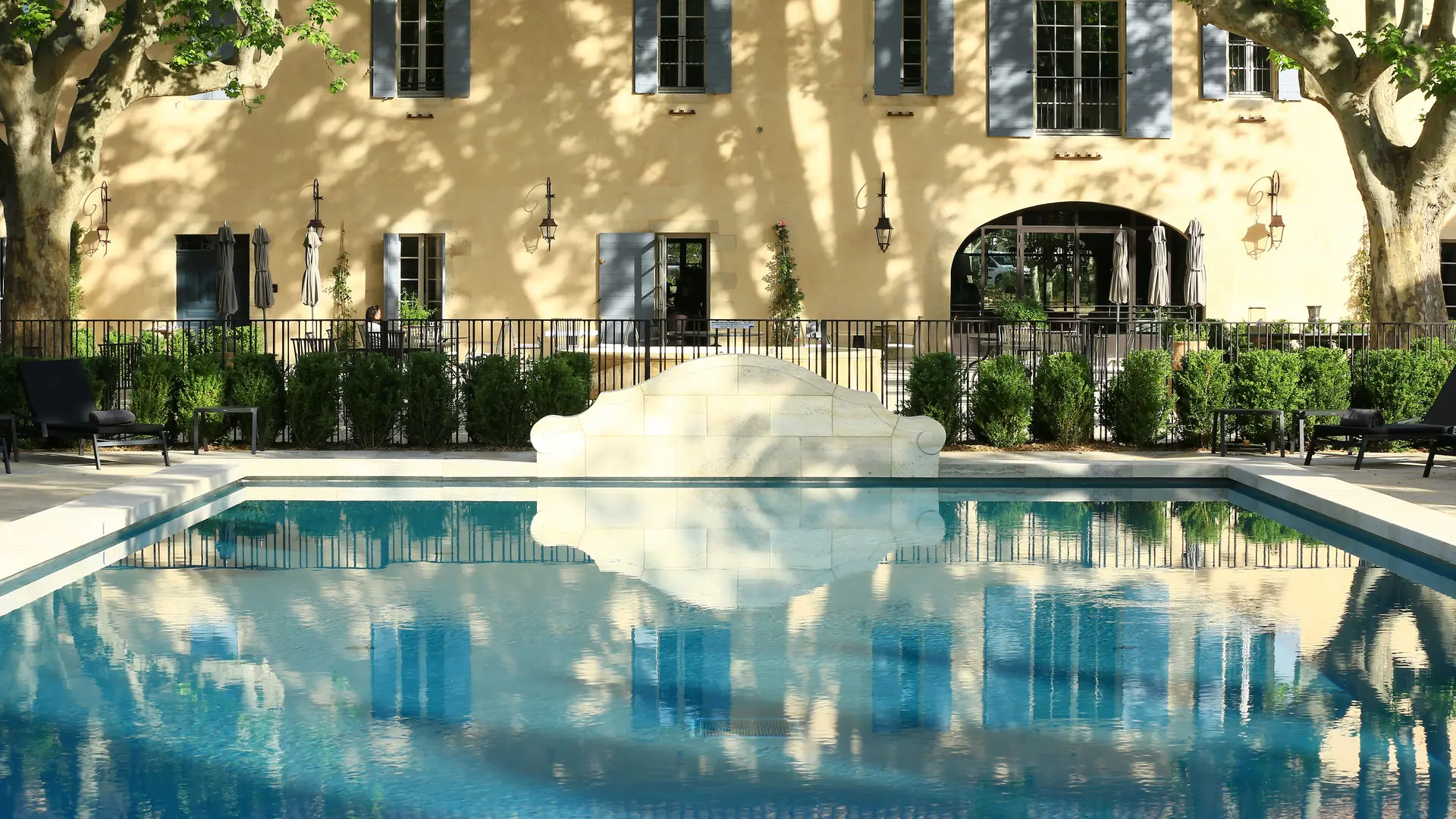 hotel-restaurant-Domaine-de-Manville-luxe-Baux-de-Provence