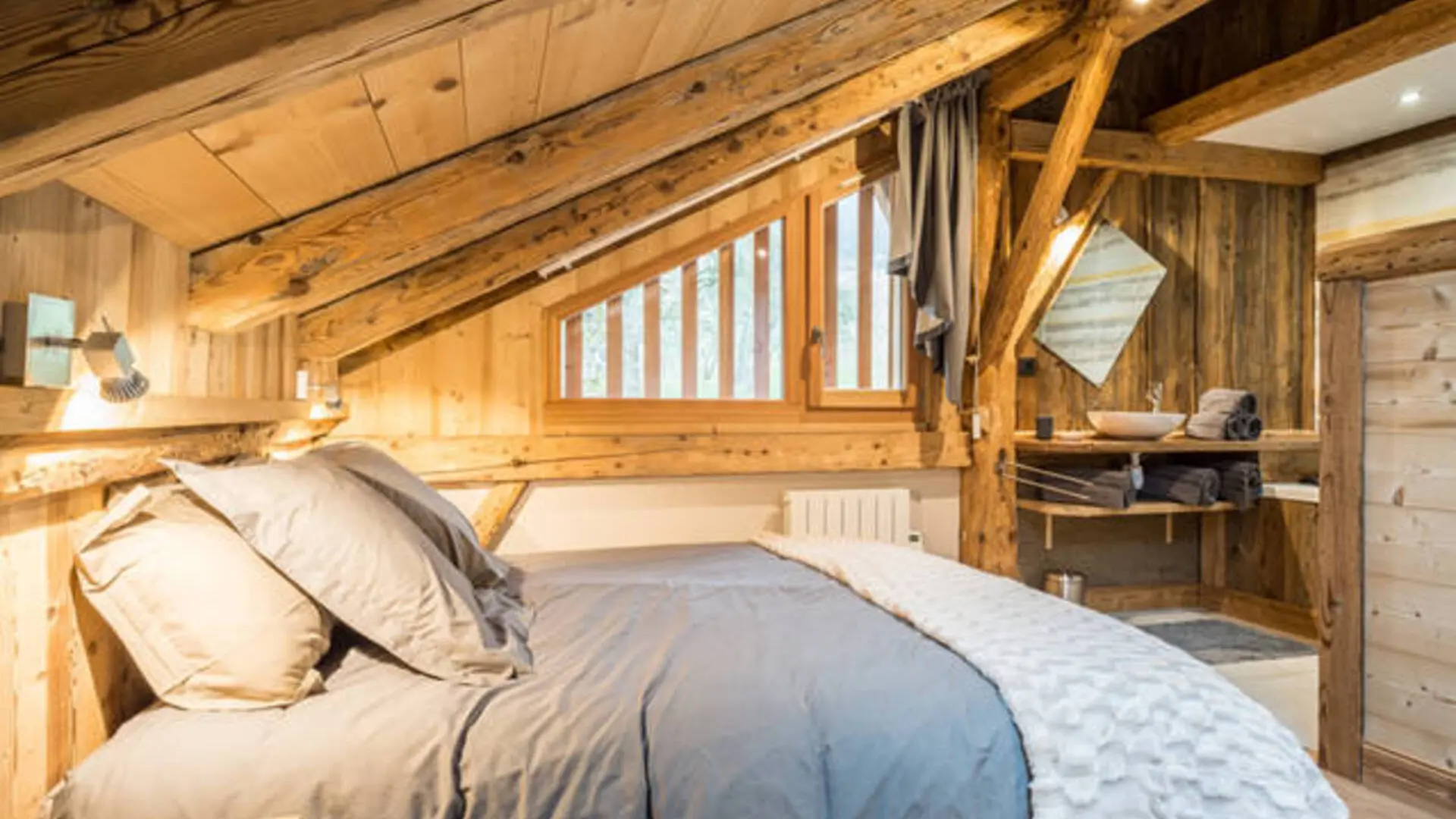 Chambre balnéo 3  avec lit double