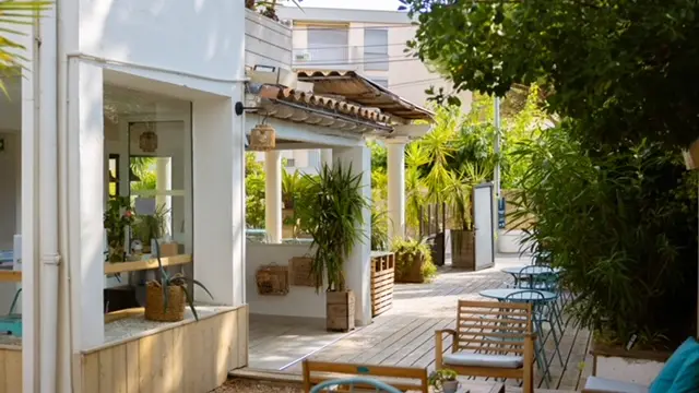 Hôtel l'Oasis Fréjus terrasse