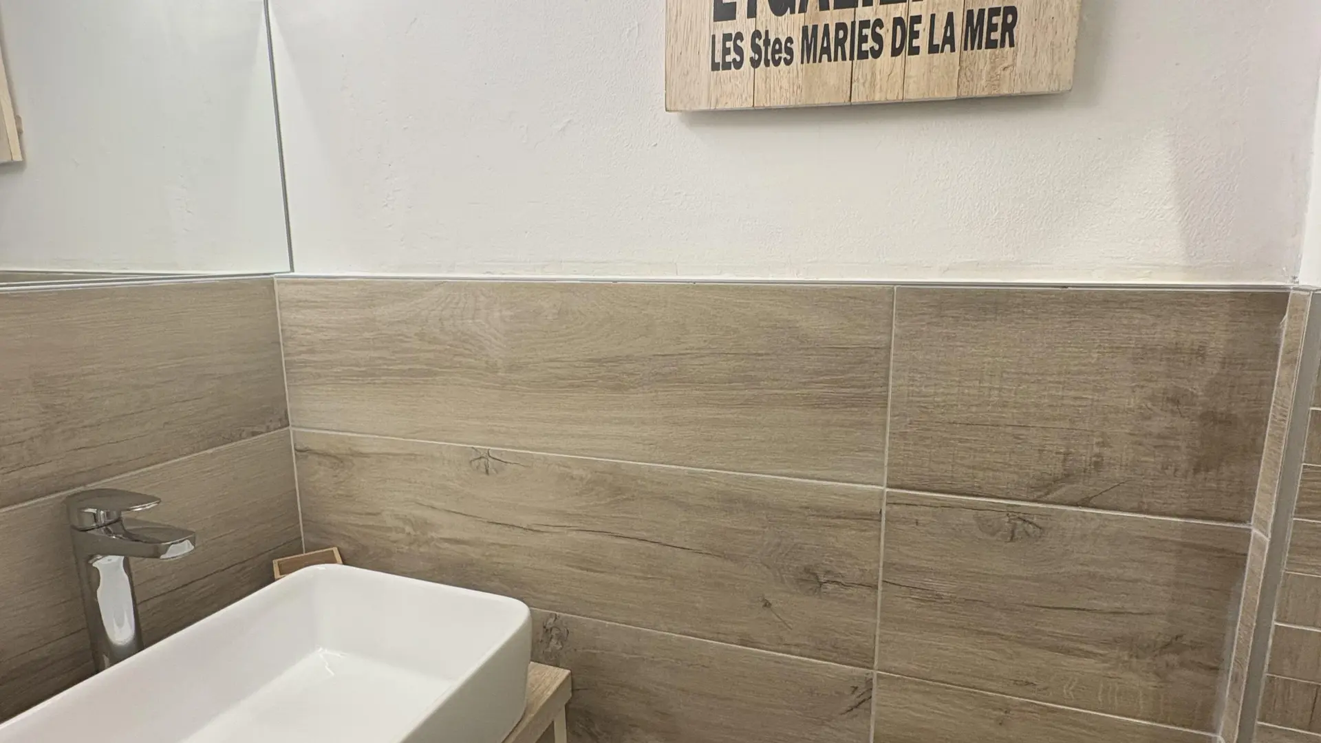 Salle de douche vue 2