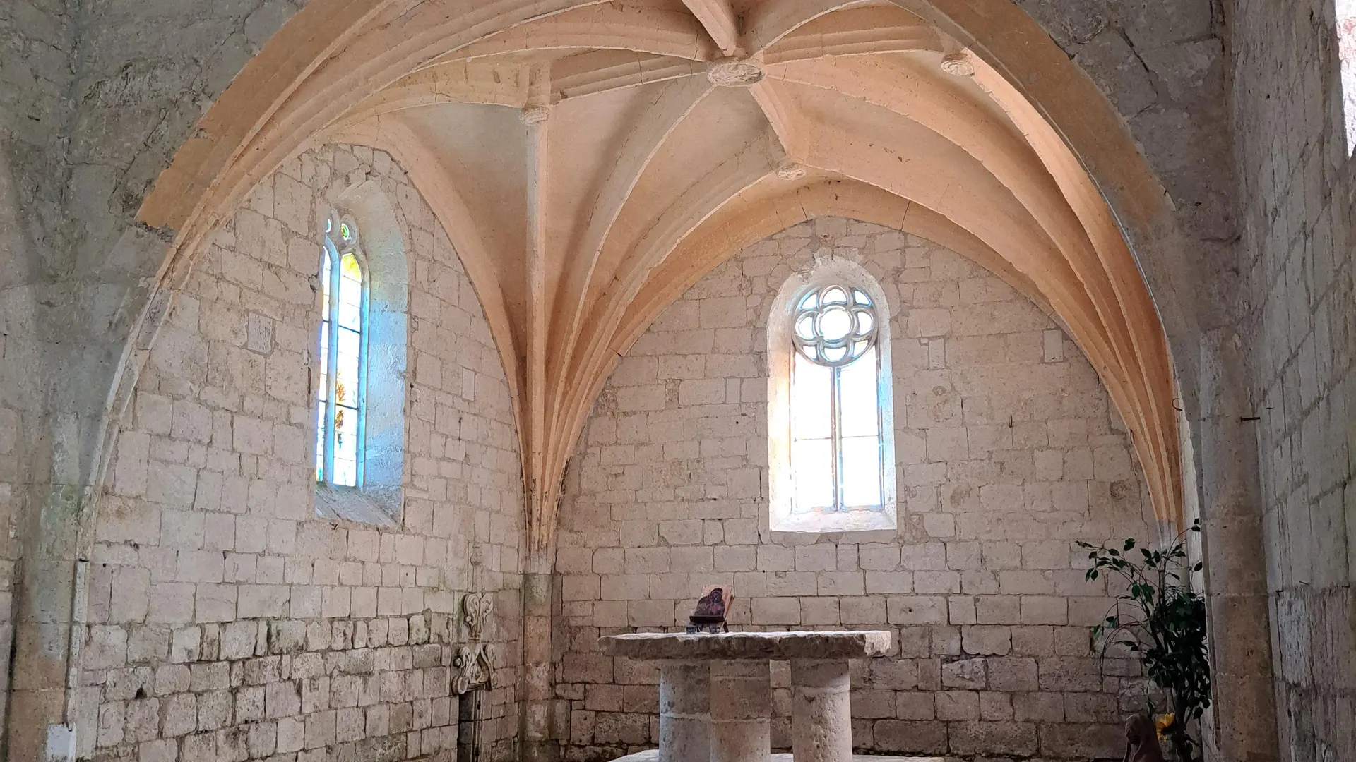 Vue intérieur de la chapelle Saint-Pierre d'Ax