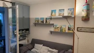 Coin salon avec canapé