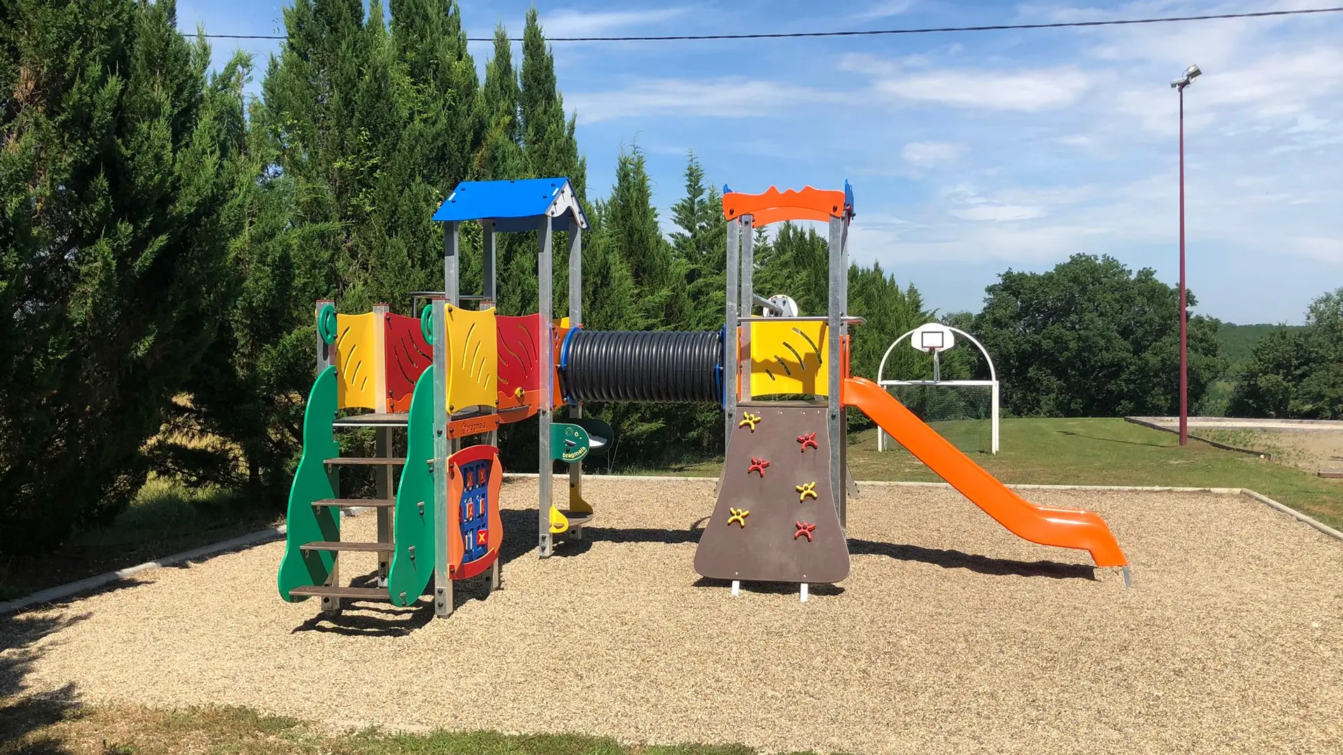 aire de jeux de Roquecor