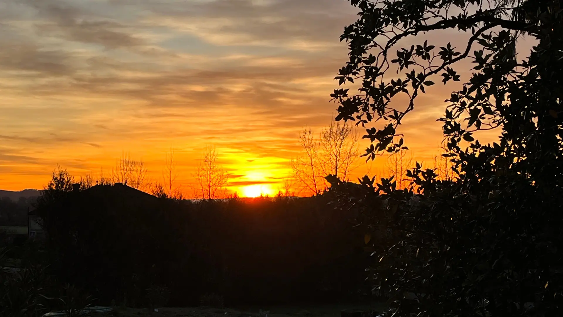Vue d'une coucher de soleil depuis la Villa Santina