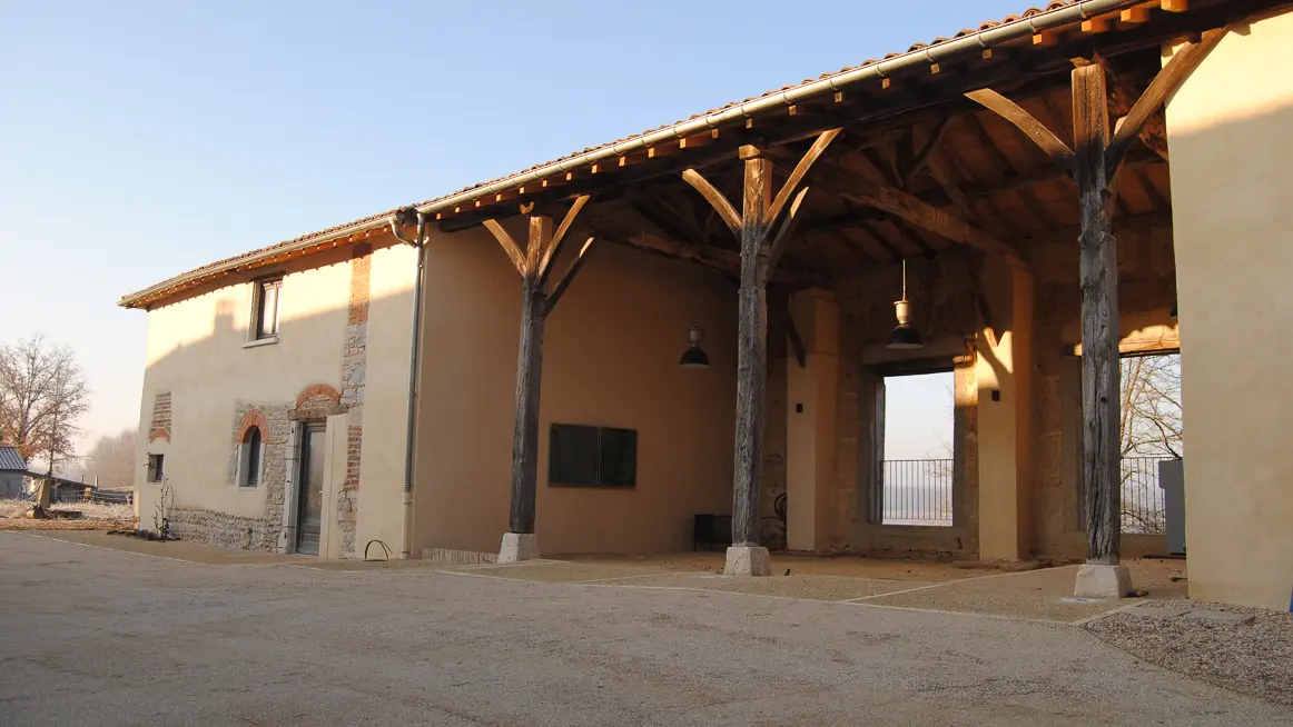 Accessibilité également via les trottoirs de l'espace cocktail