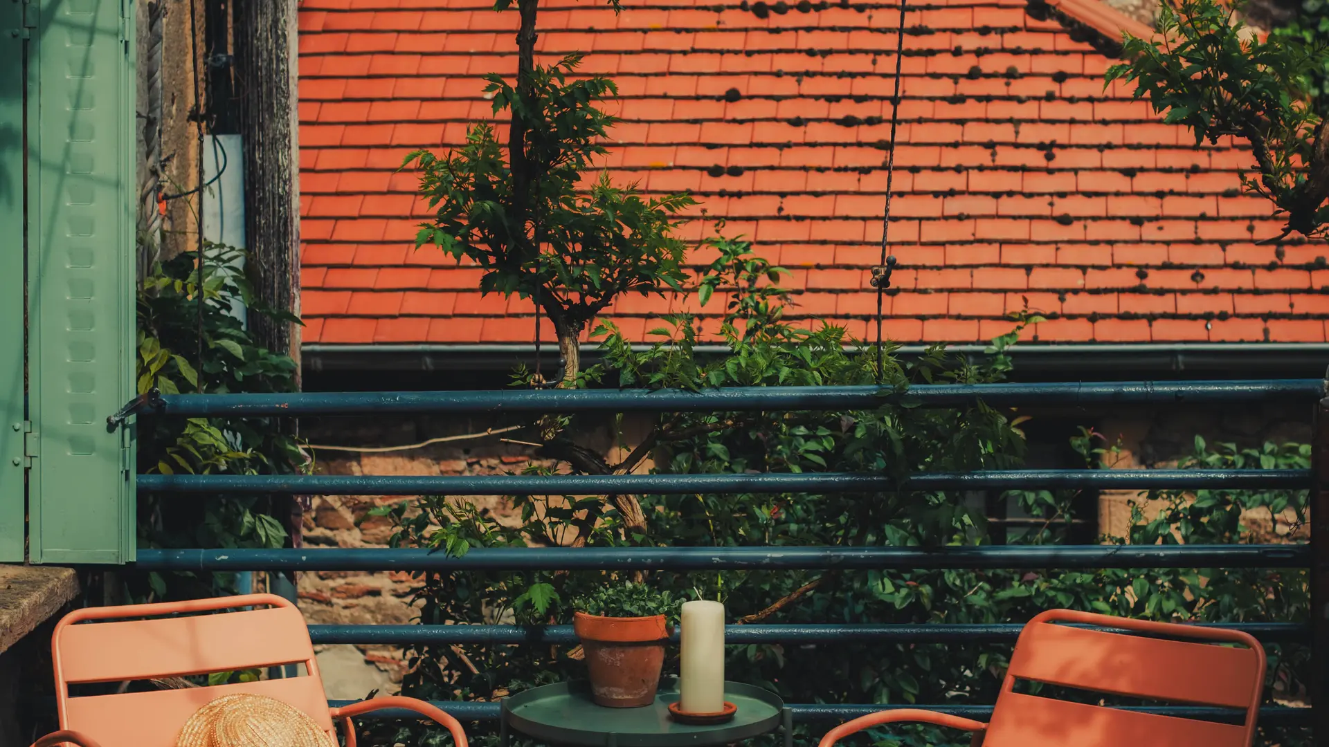 Gites les Pittoresques - La bignonette terrasse dans ruelle pittoresques