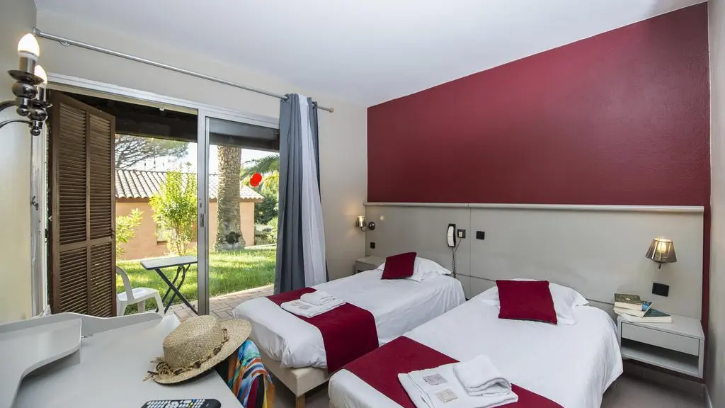 les residences du colombier Frejus chambre