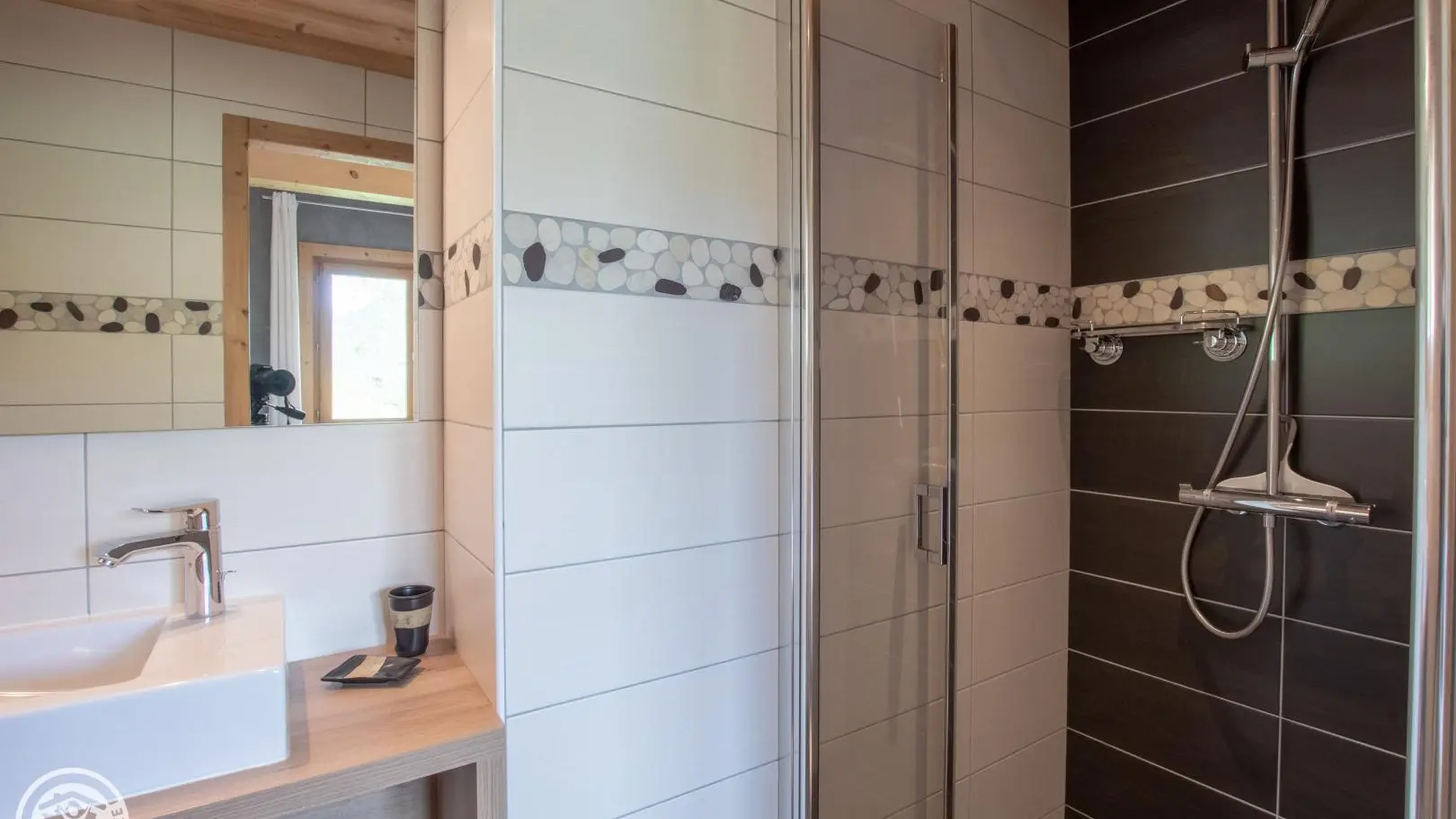 Salle d'eau chambre 1