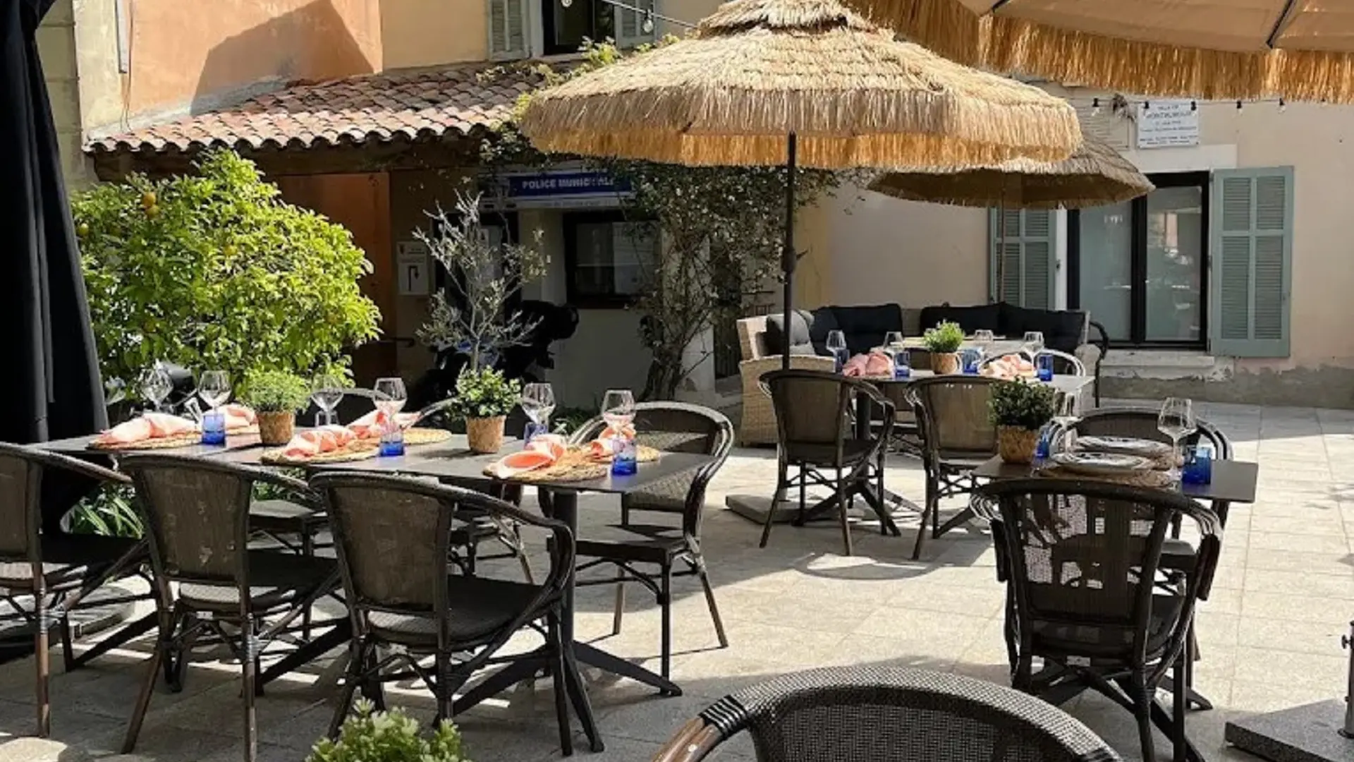 les tables dressées