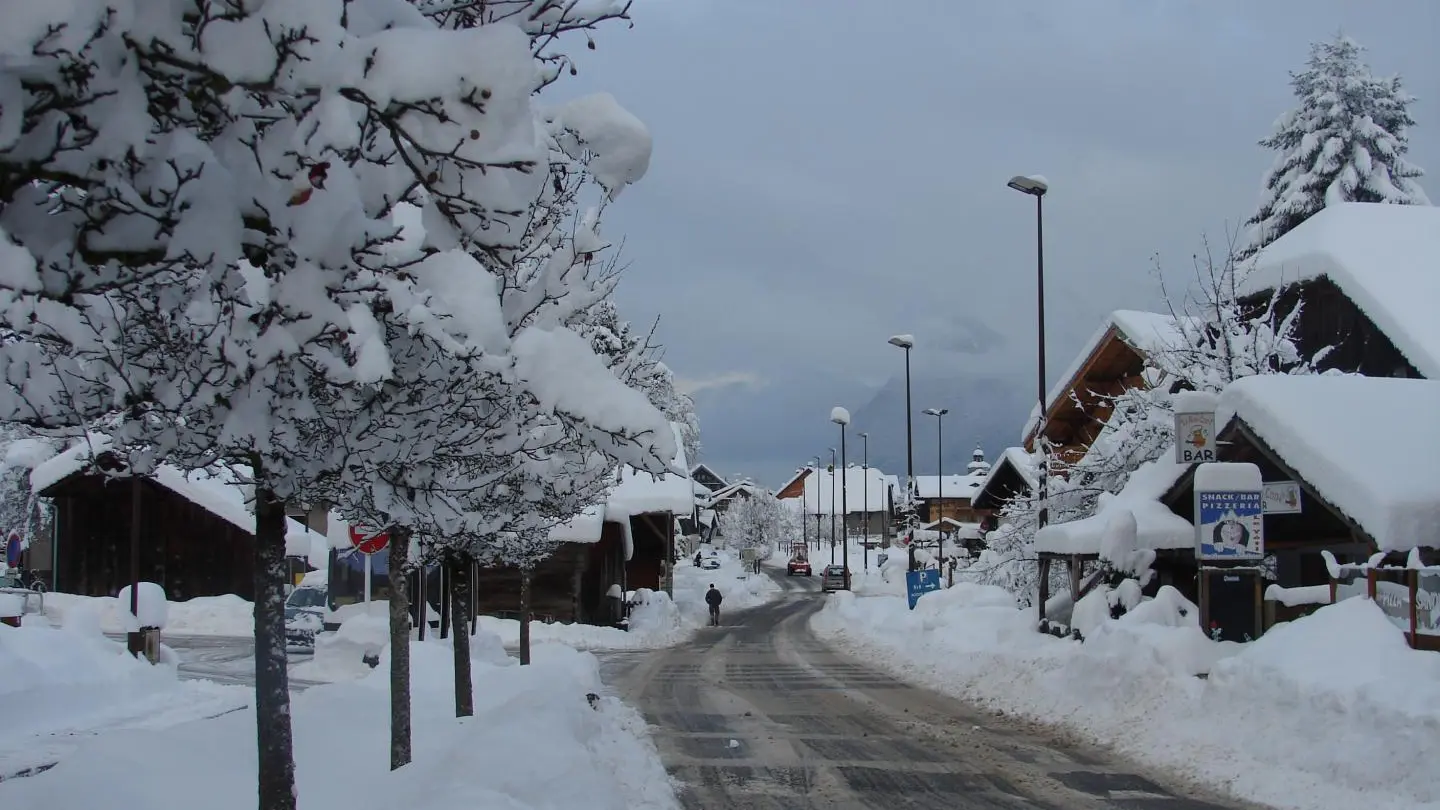 Centre Morillon  accès commerces et remontées mécaniques