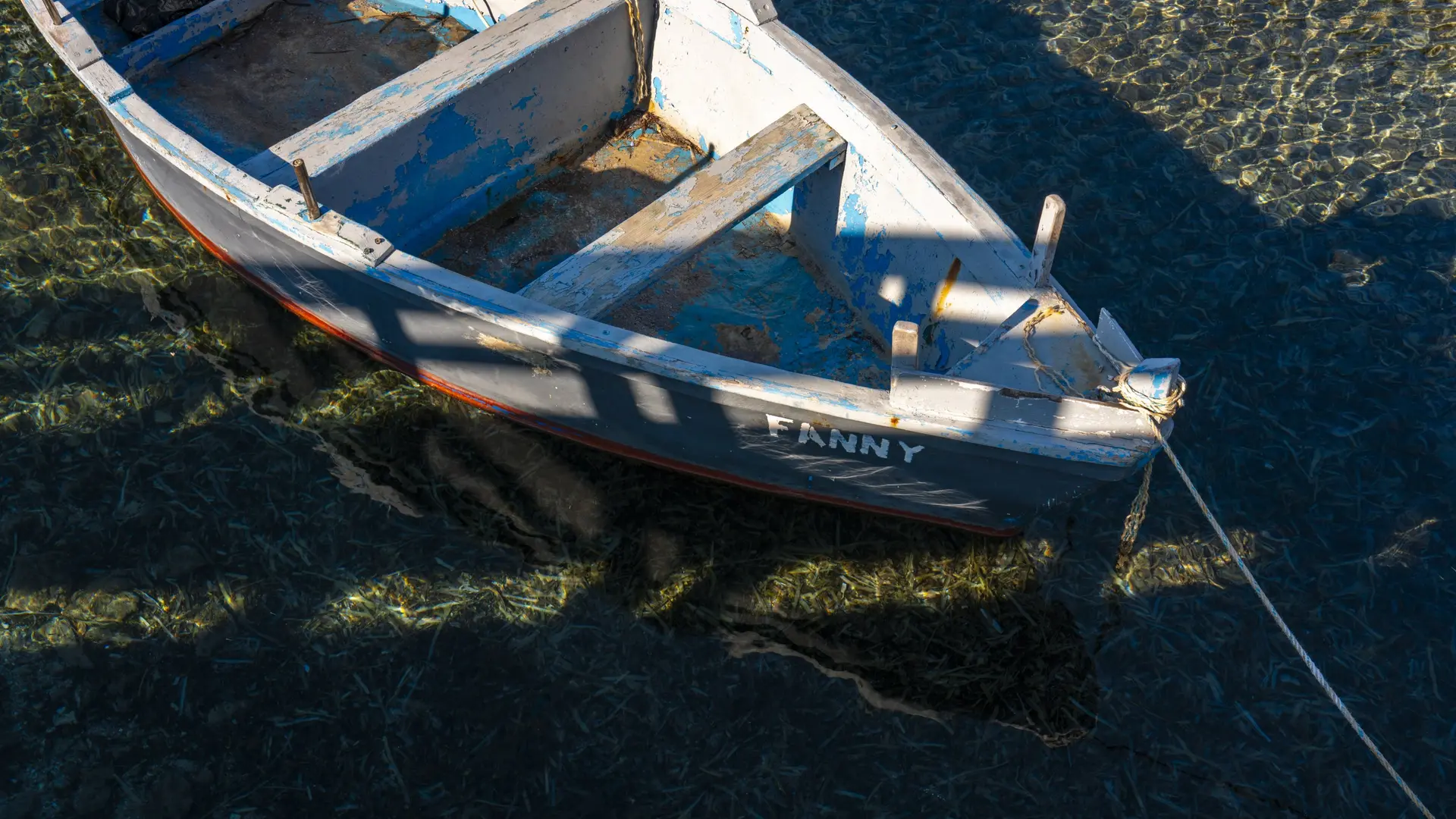 Barque traditionnelle au port du Gaou