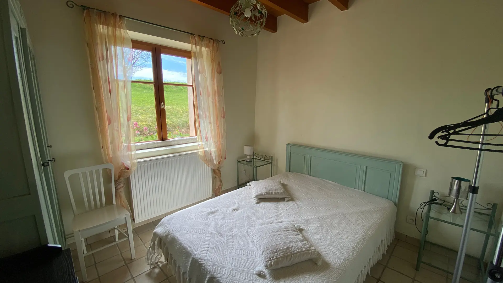 1 autre chambre  en rdc avec 1 lit double