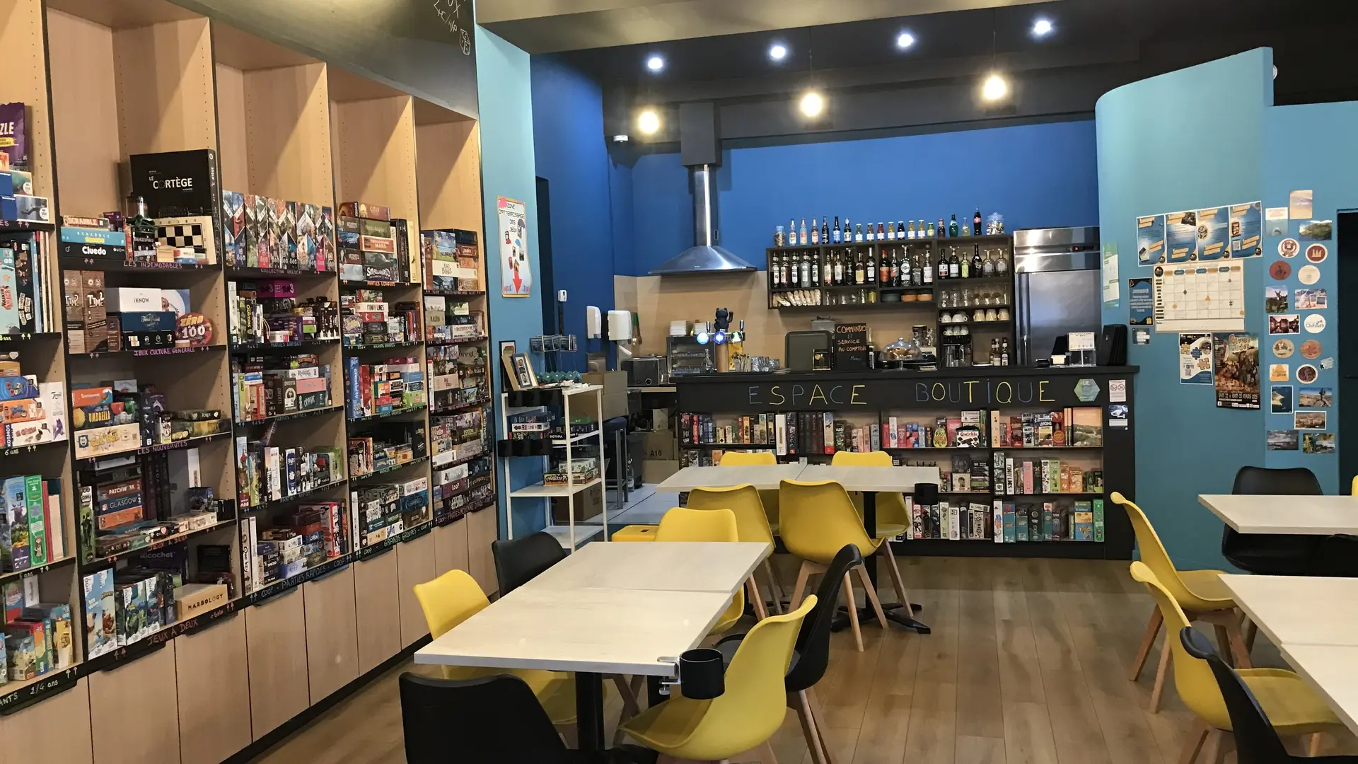 Salle de jeux, vue depuis l'entrée