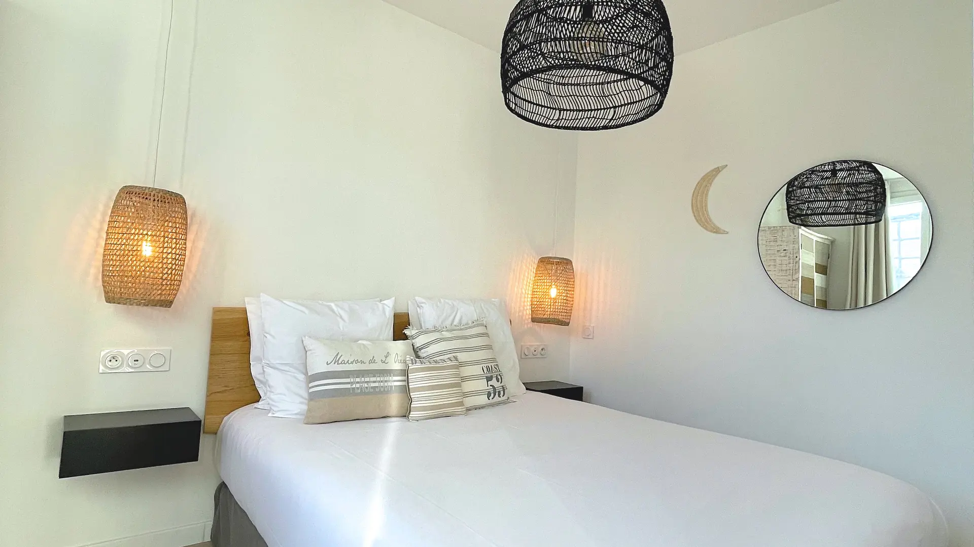 Chambre Location saisonnière Le Vacon 10