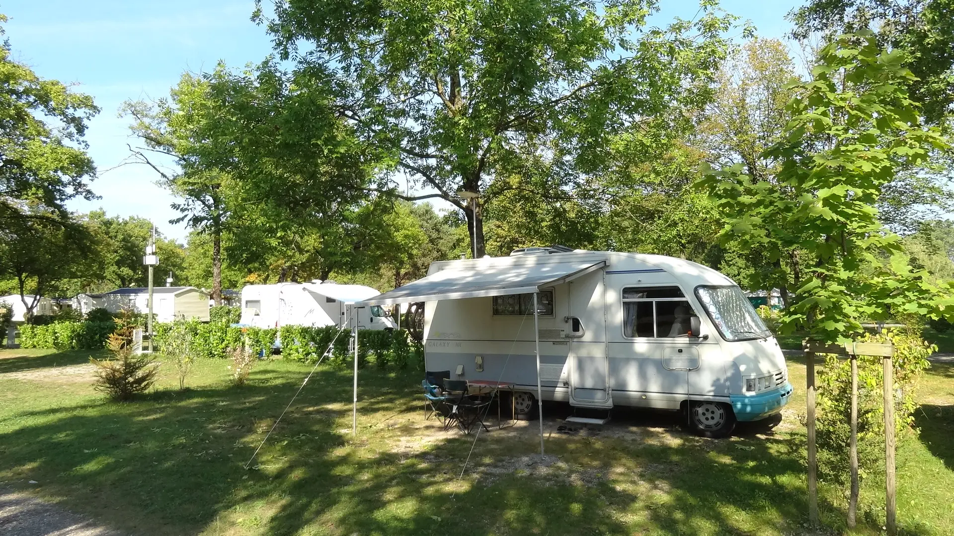 Emplacement camping car - Camping Saint-Disdille