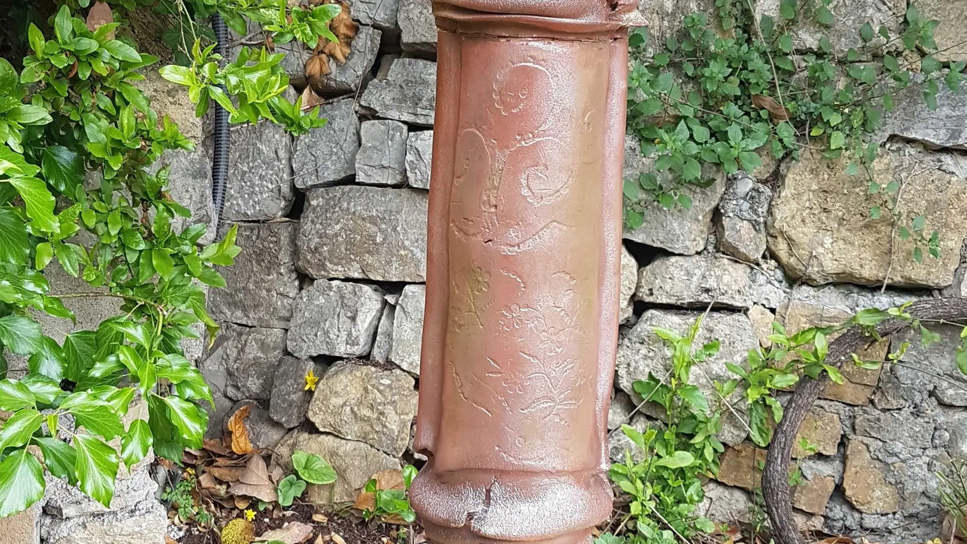 Gîte La source-Sculpture céramique-Vallauris Golfe Juan-Gîtes de France Alpes-Maritimes.