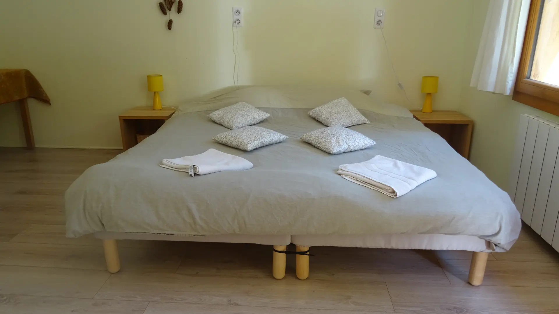 Chambre Narcisses lit double