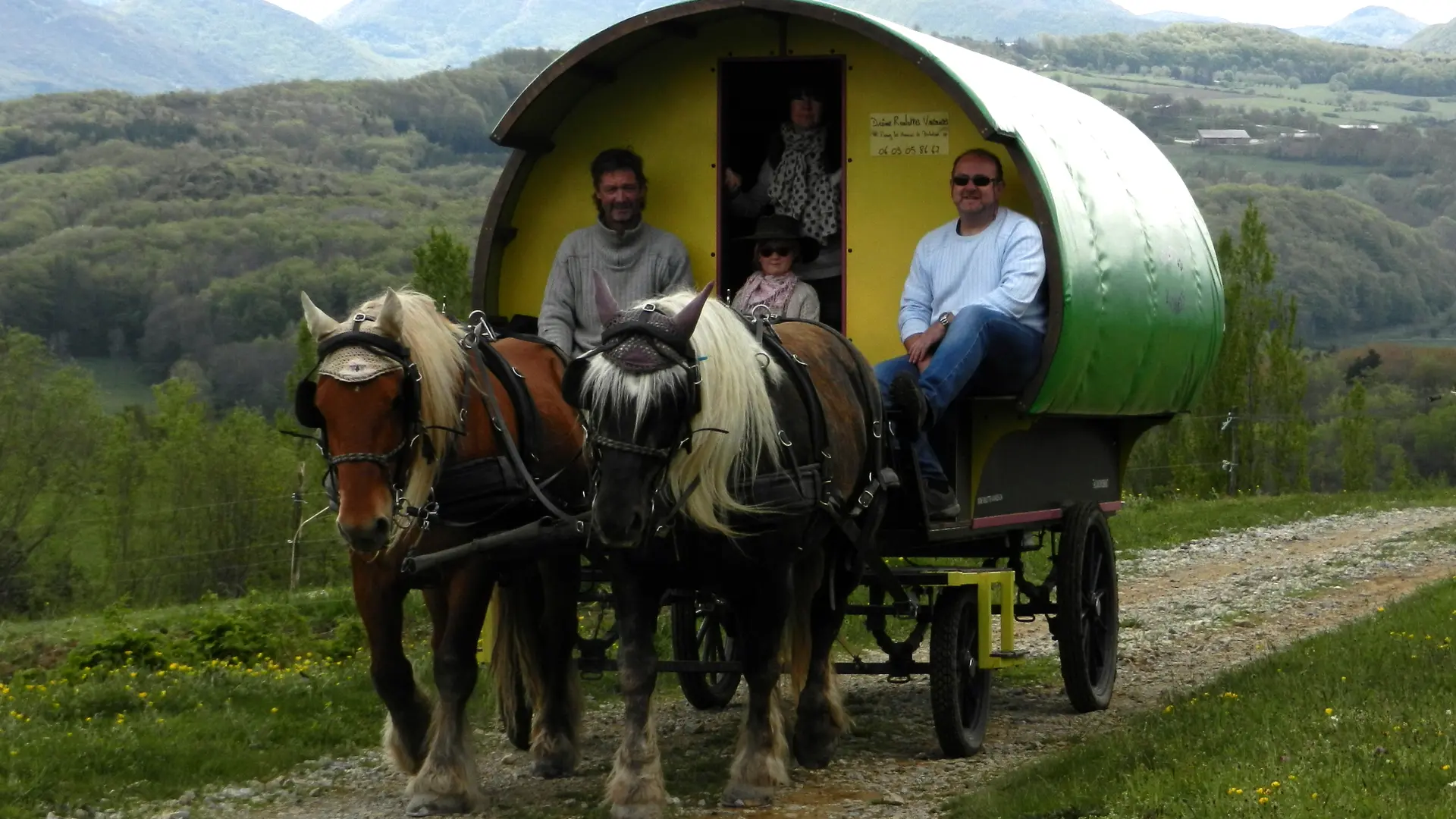 Arrivée de la roulotte