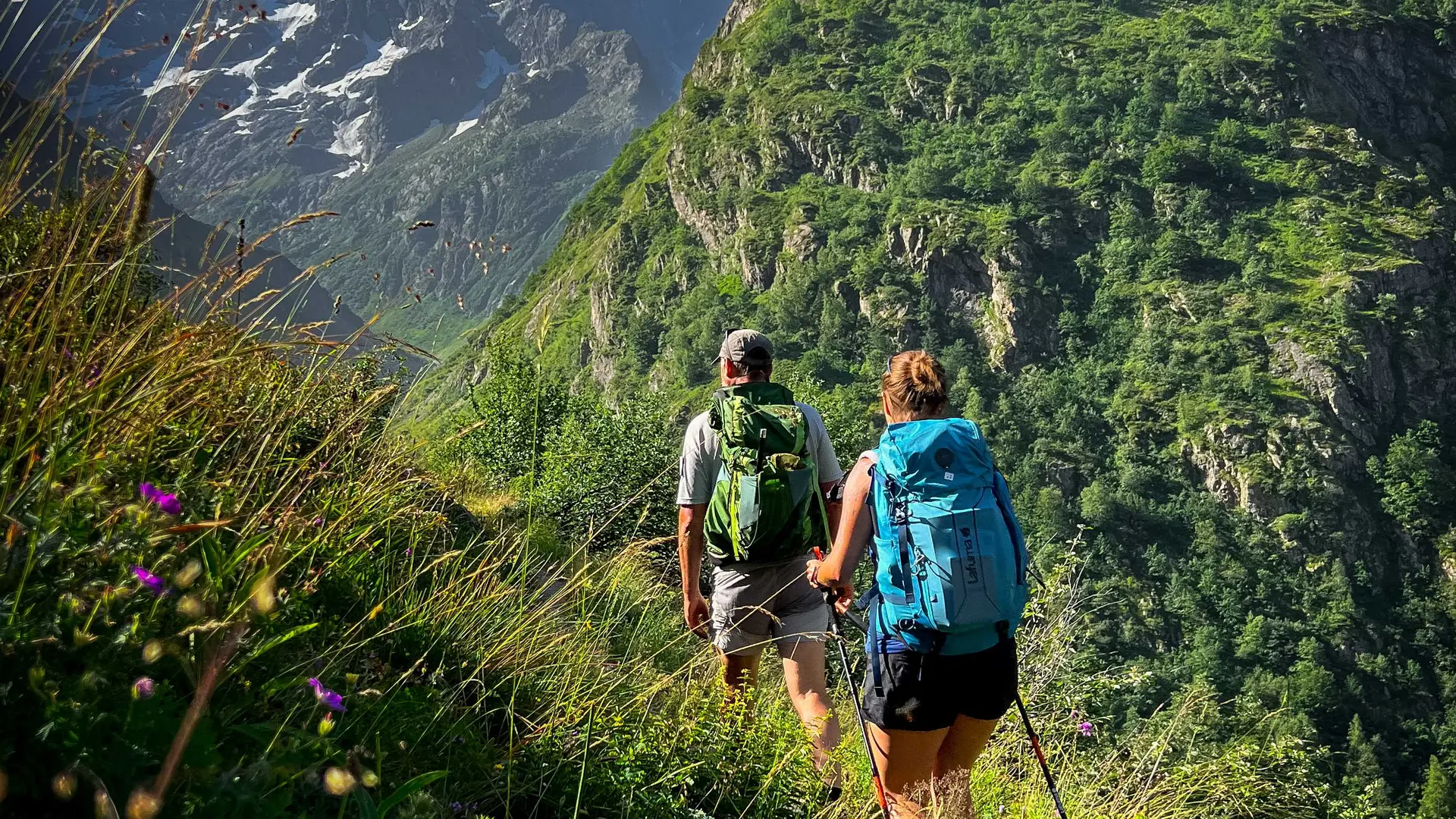 Montée au refuge de Vallonpierre par le sentier  du ministre dans le Valgaudemar