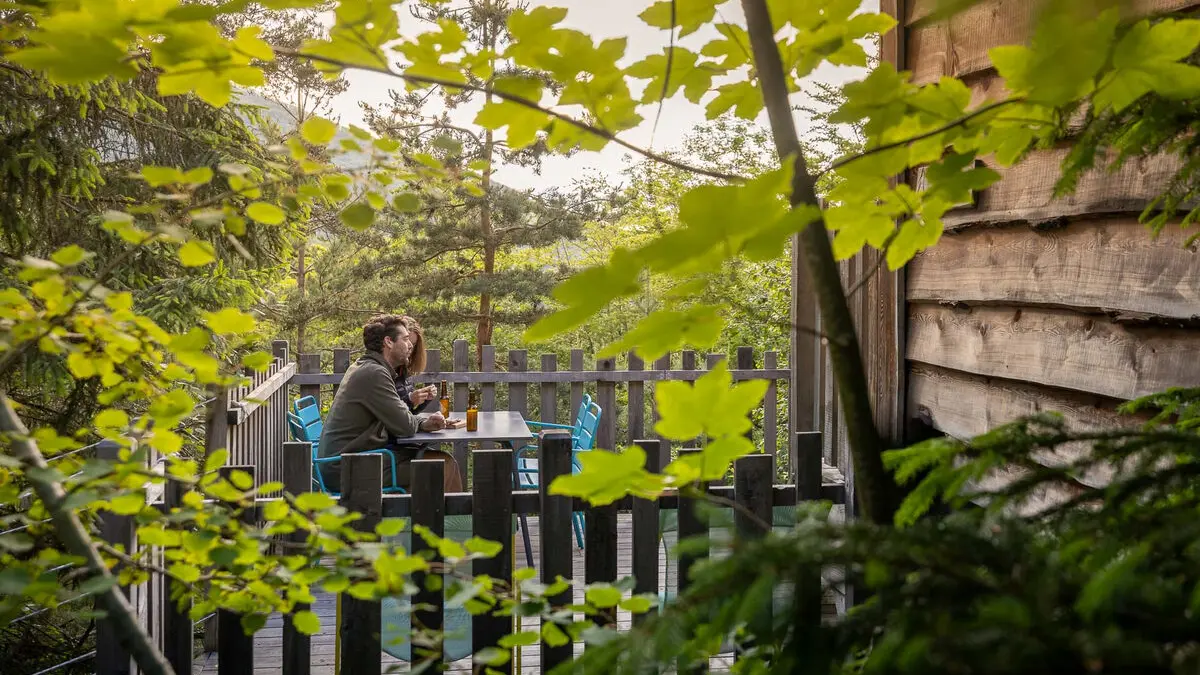 Là-Haut, cabanes perchées