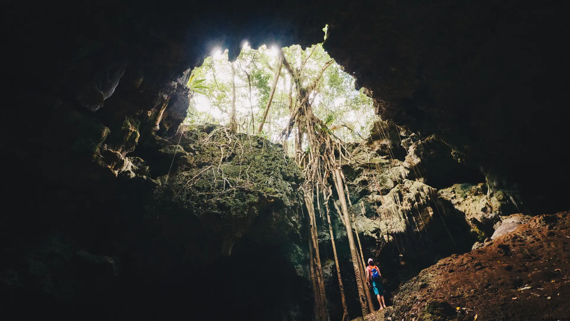 Oumagne Grotto / Cave of Queen Hortense